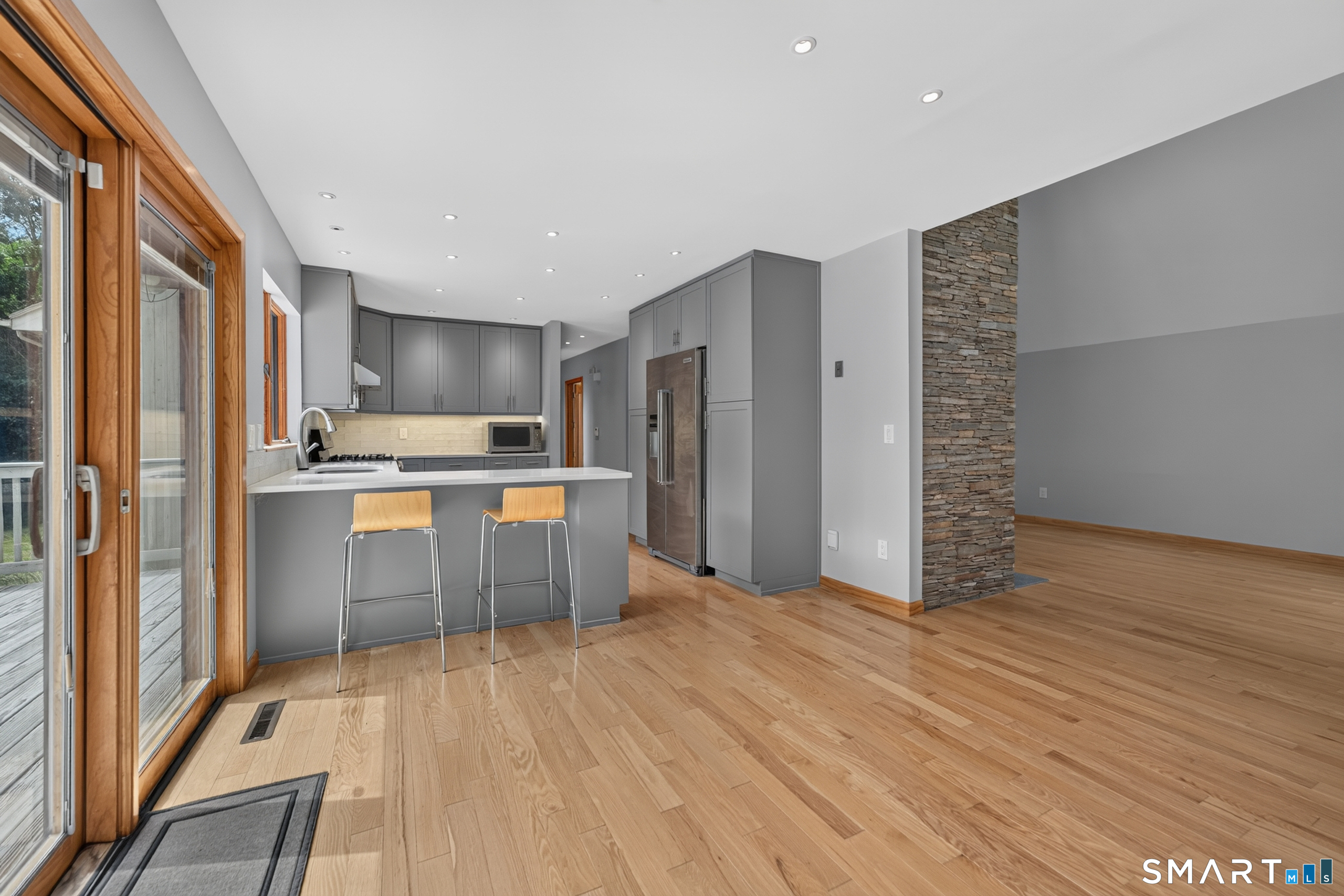 275 Randall Road photo 10