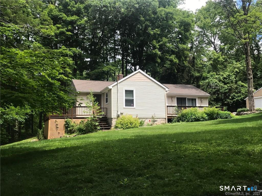 864 Litchfield Turnpike photo 2