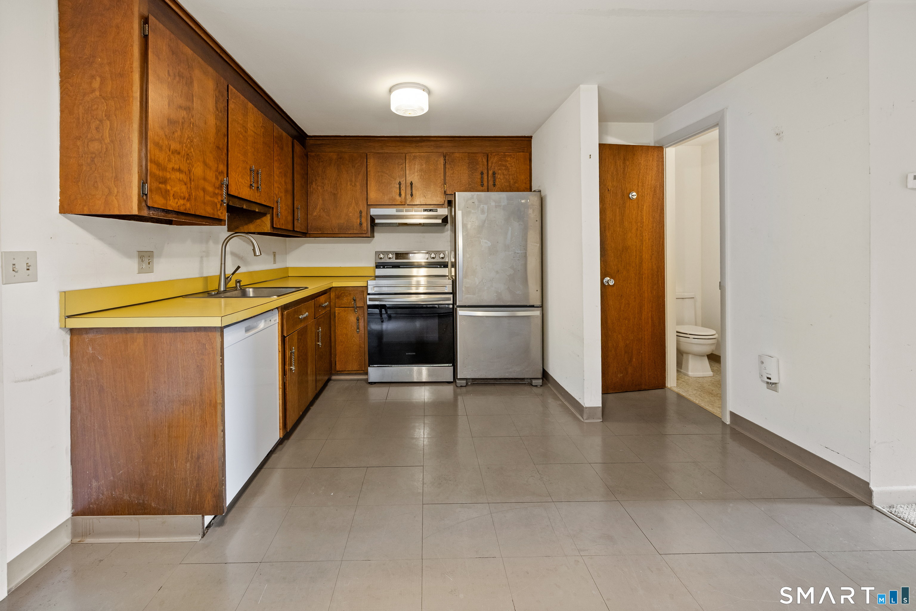 Photo 2 of Townhouse for sale at 1581 Meriden Waterbury Turnpike #6, Milldale, CT 06467 | MLS# 24199190 | Listing updated on 2026-09-04