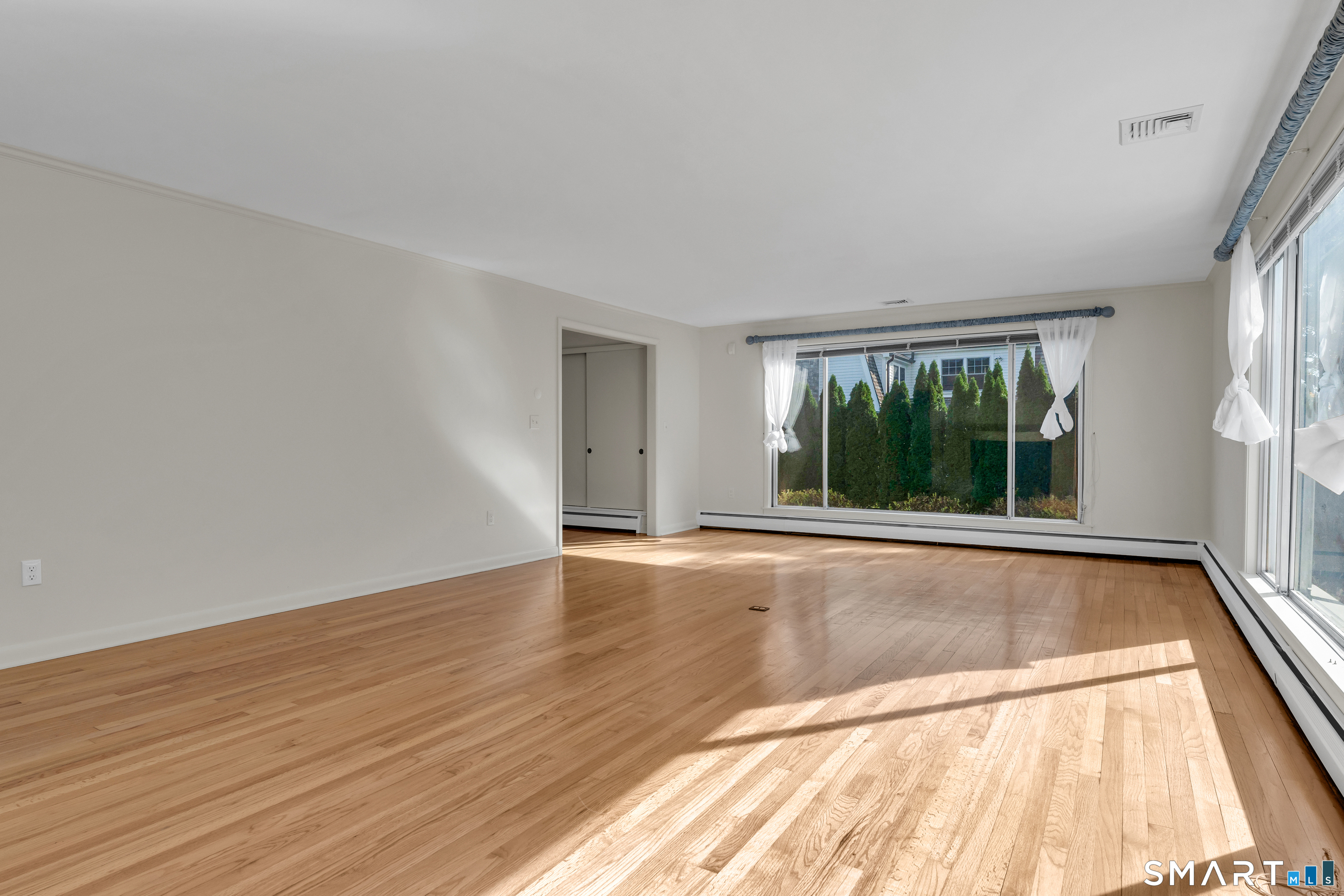 14 Neptune Avenue photo 6