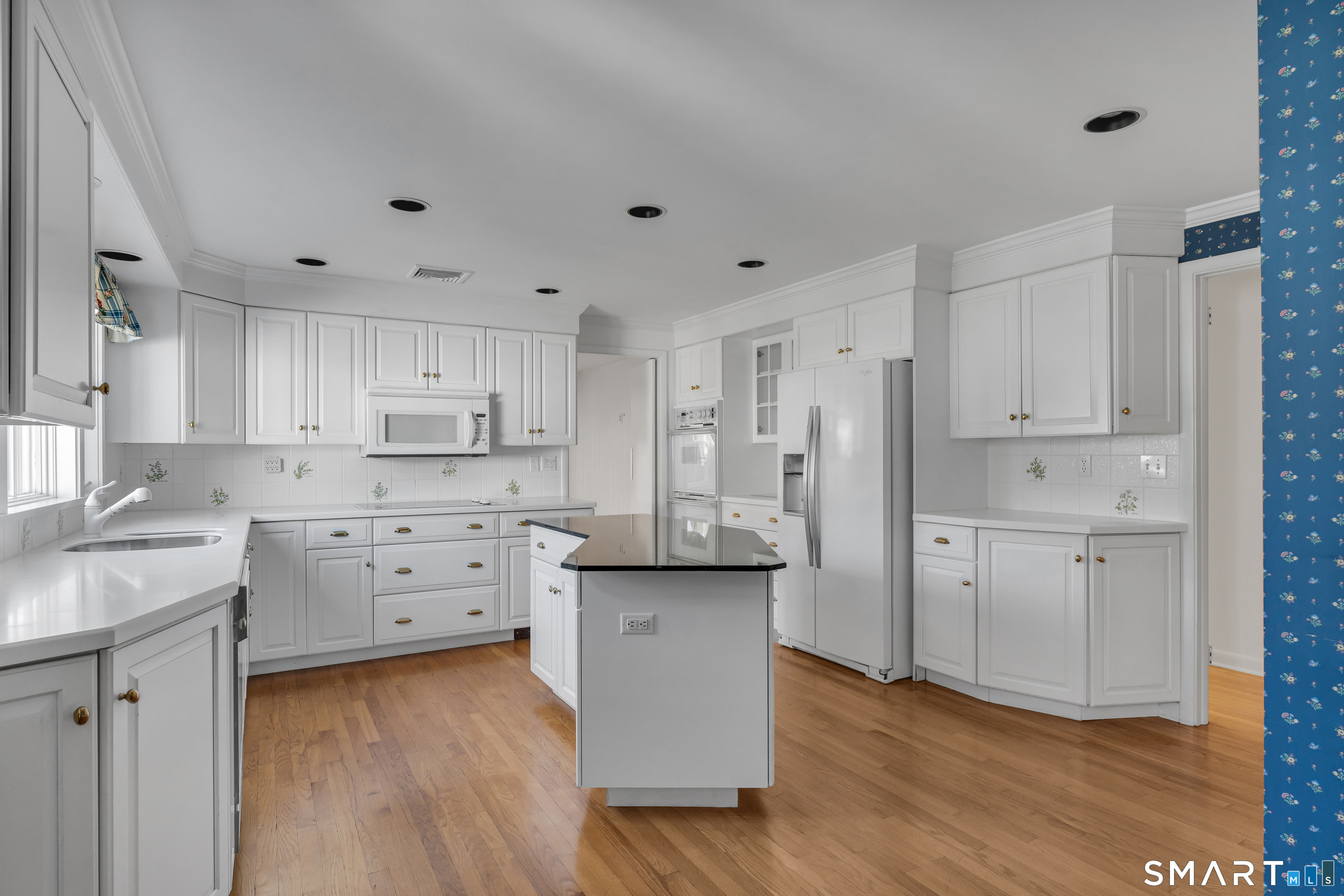 14 Neptune Avenue photo 12