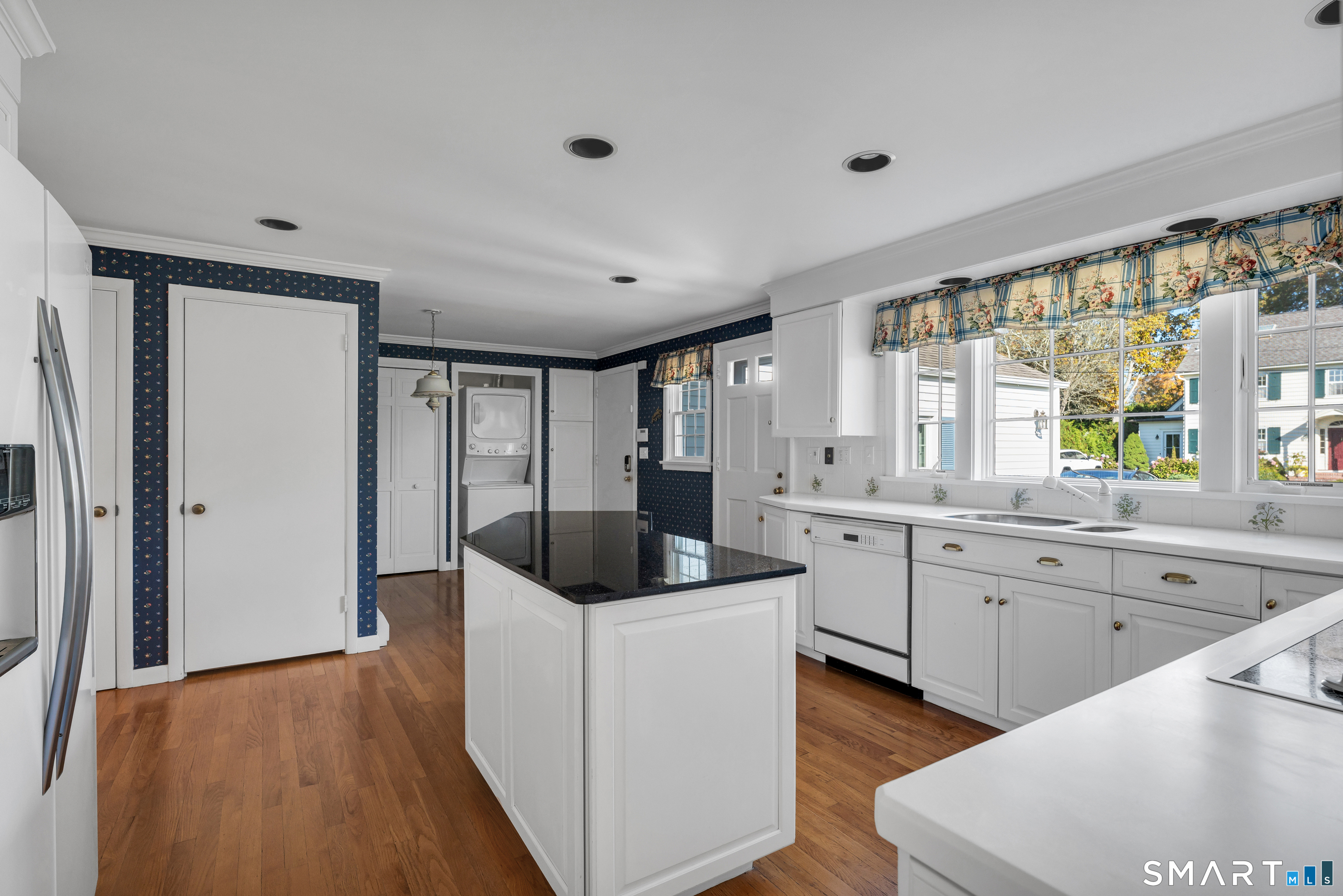 14 Neptune Avenue photo 15