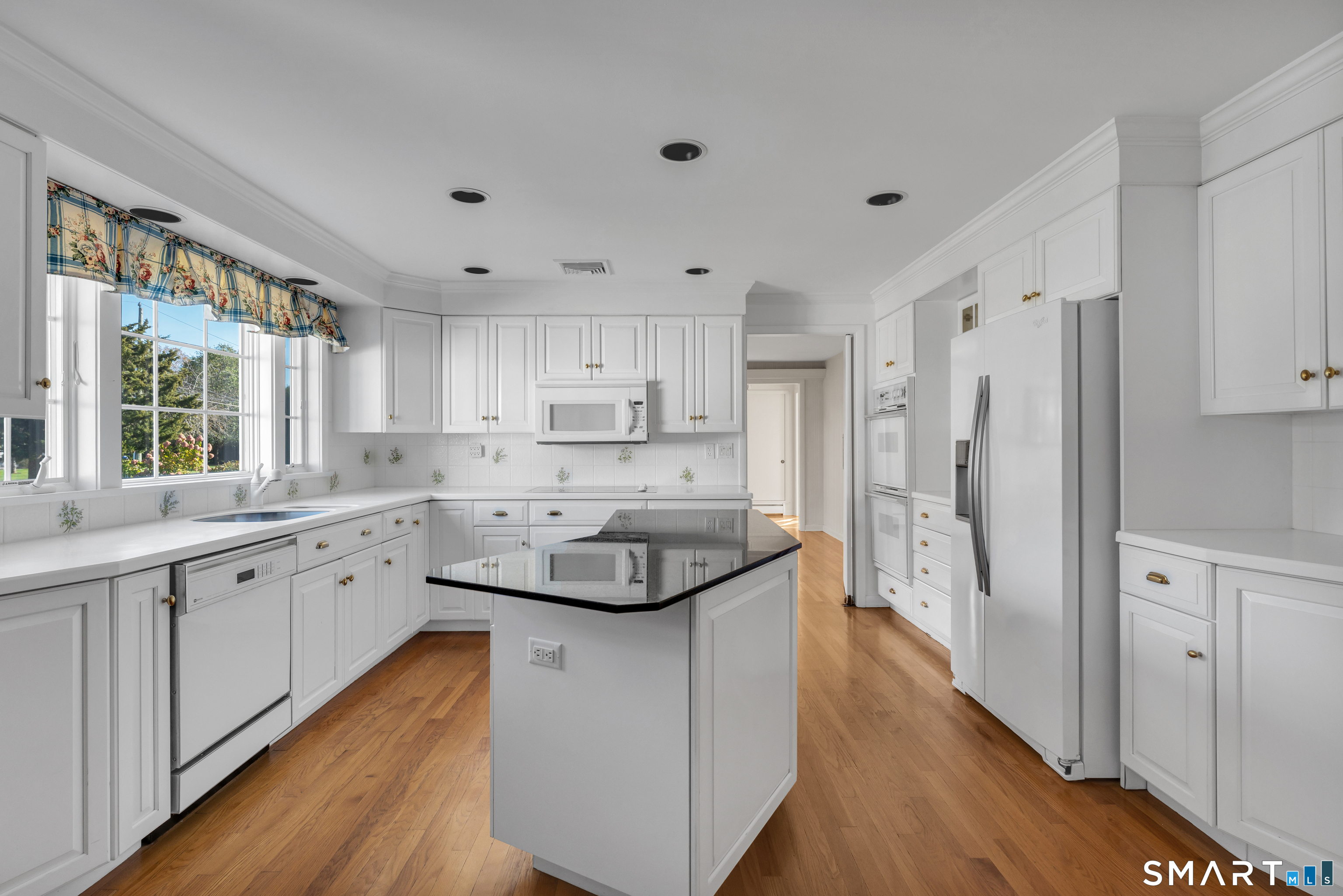 14 Neptune Avenue photo 13