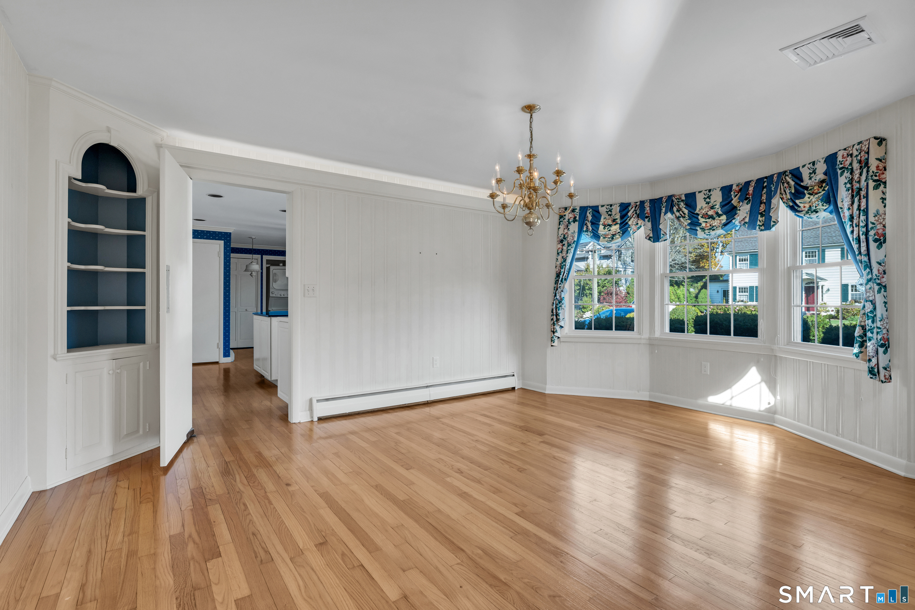 14 Neptune Avenue photo 18