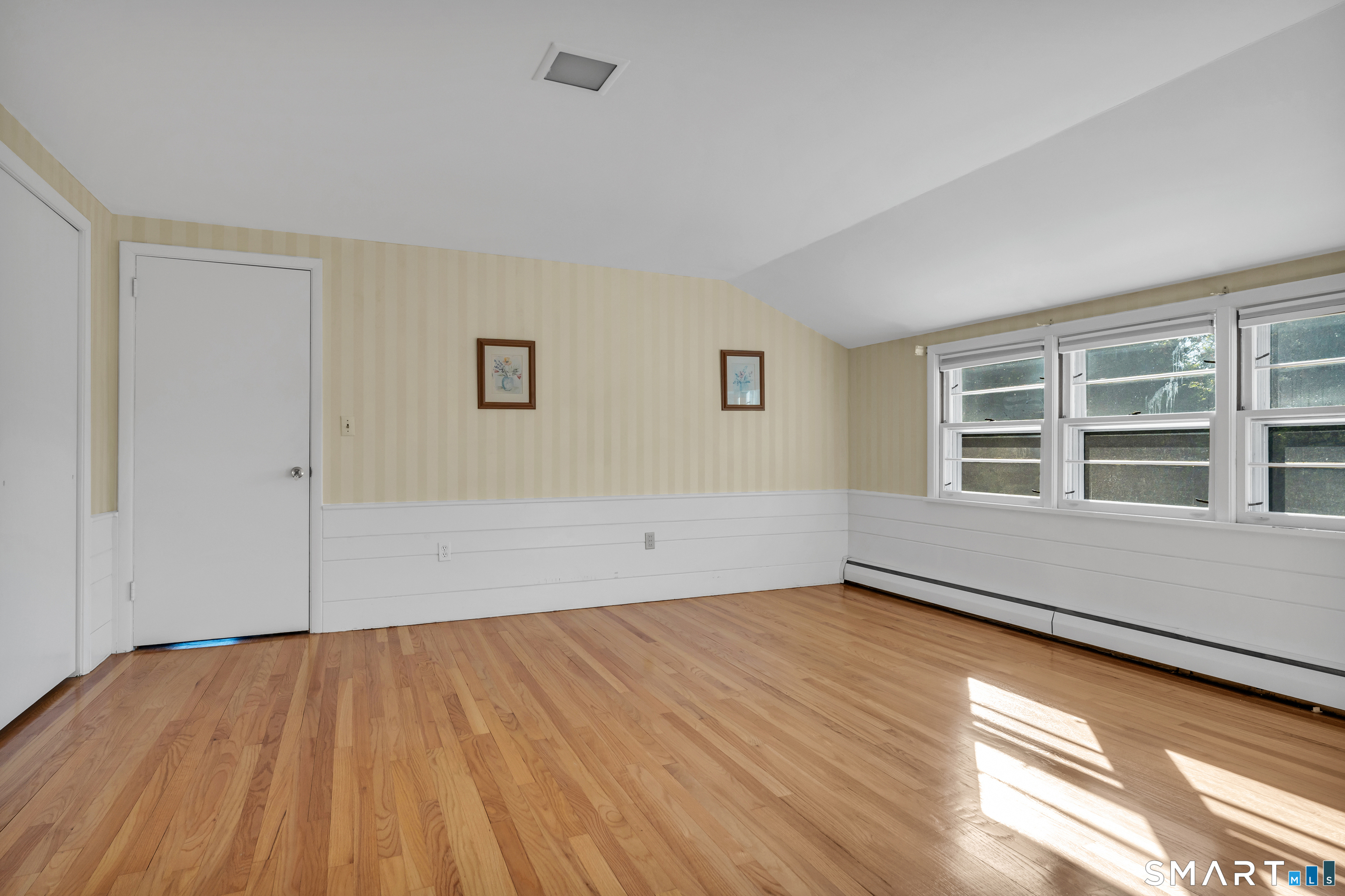 14 Neptune Avenue photo 24