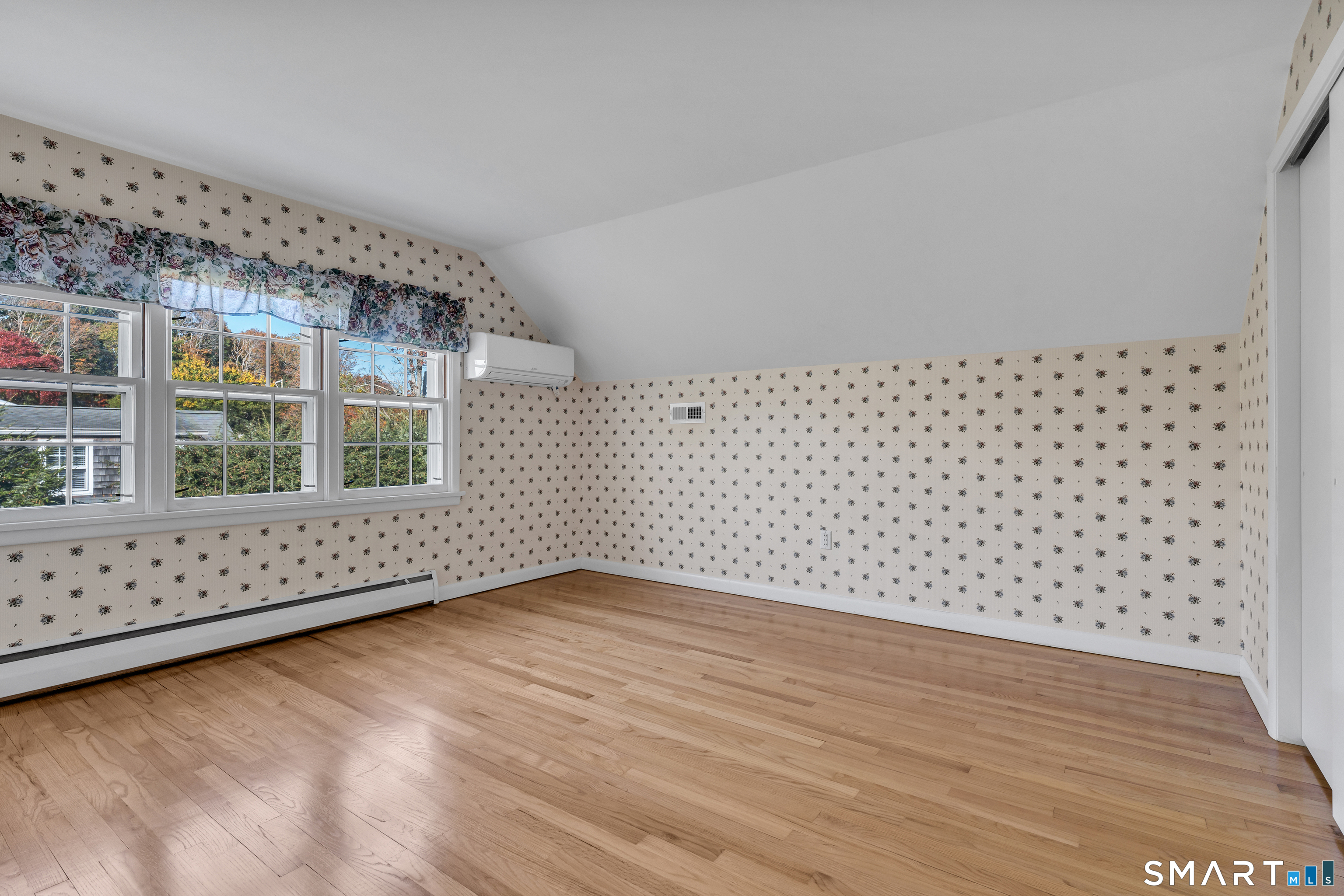 14 Neptune Avenue photo 25