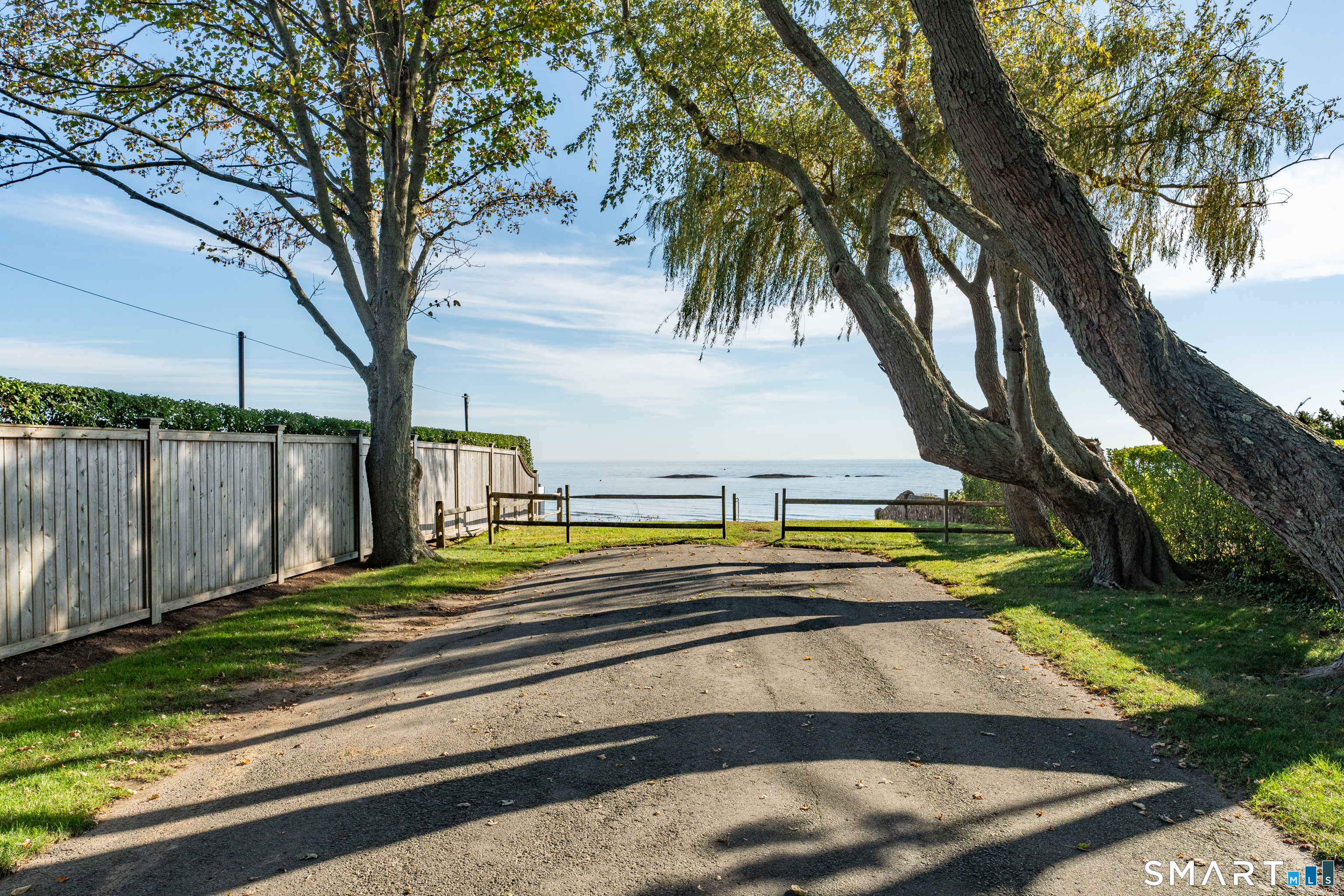 14 Neptune Avenue photo 32