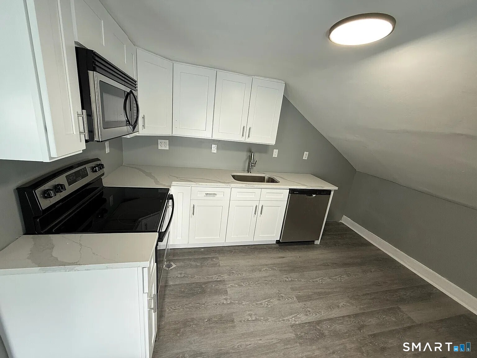 180 Portsea Street Unit #1 photo 4