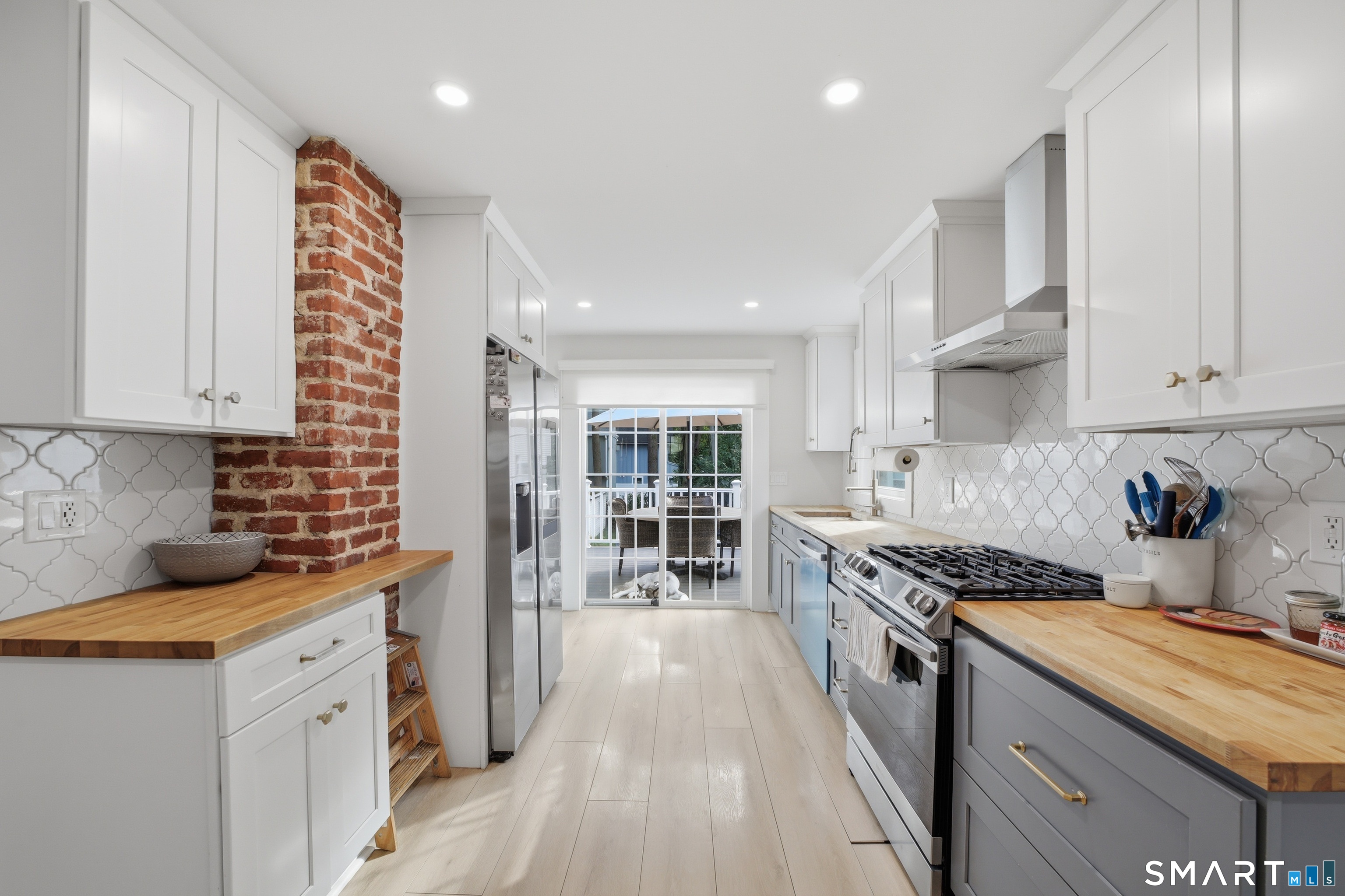 Photo 3 of Single family home for sale at 15 Mead St, Stamford, CT 06907 | MLS# 24203480 | Listing updated on 2026-09-13