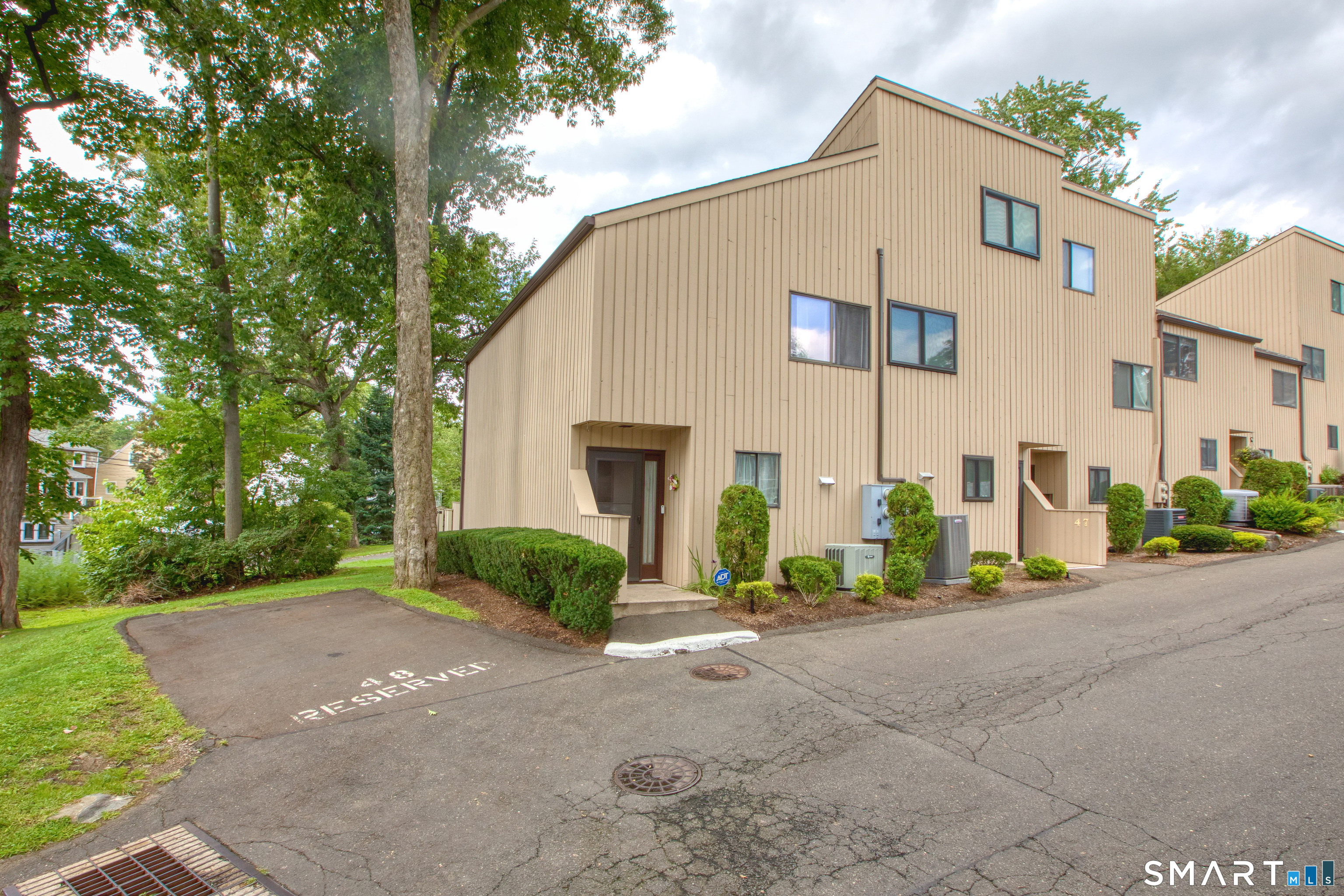 100 Hope Street, Stamford, Connecticut photo 1