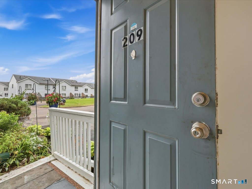 Photo 3 of Townhouse for sale at 1423 Quinnipiac Ave #209, New Haven, CT 06513 | MLS# 24203710 | Listing updated on 2026-09-13