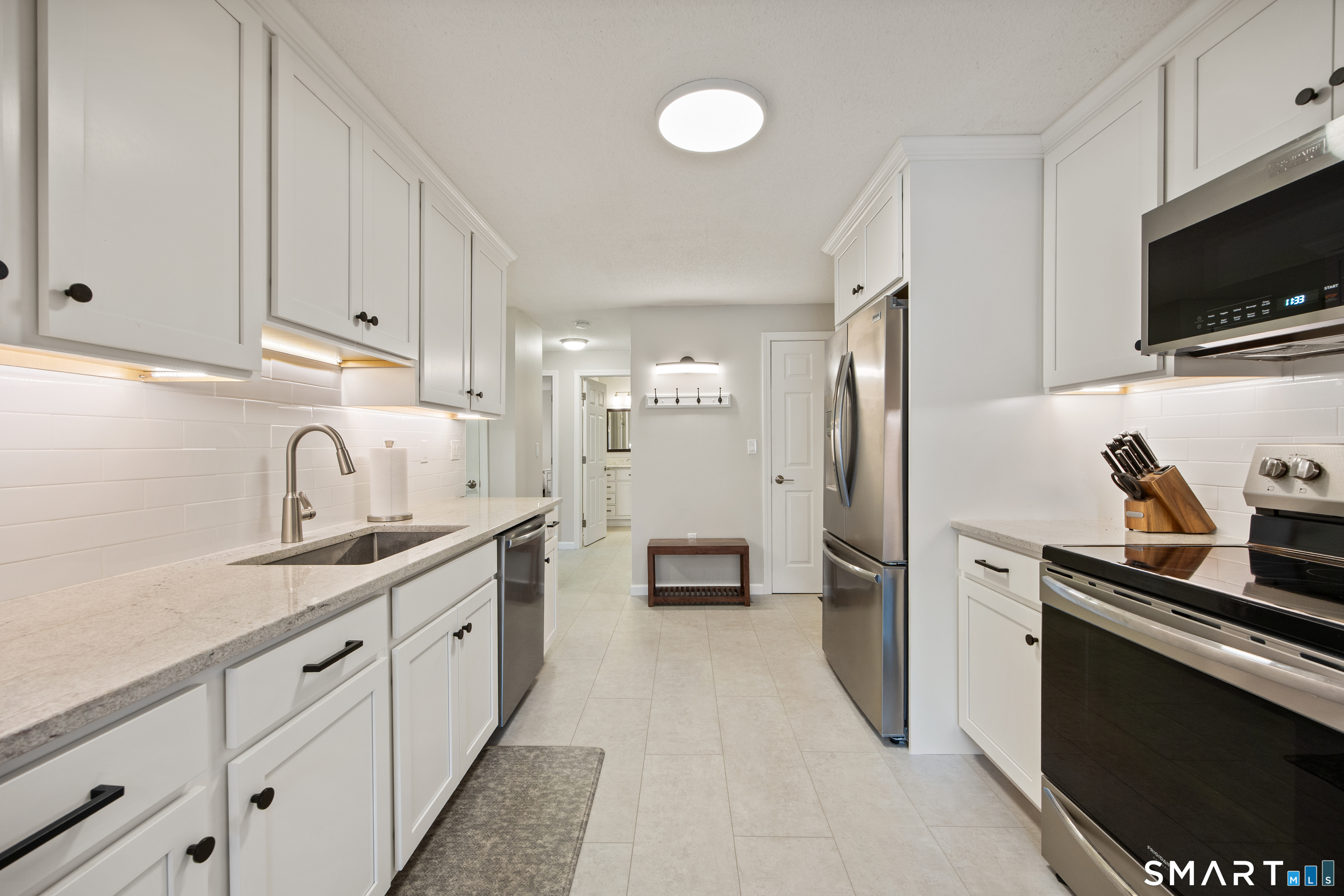 697 South End Road Unit #8 photo 12