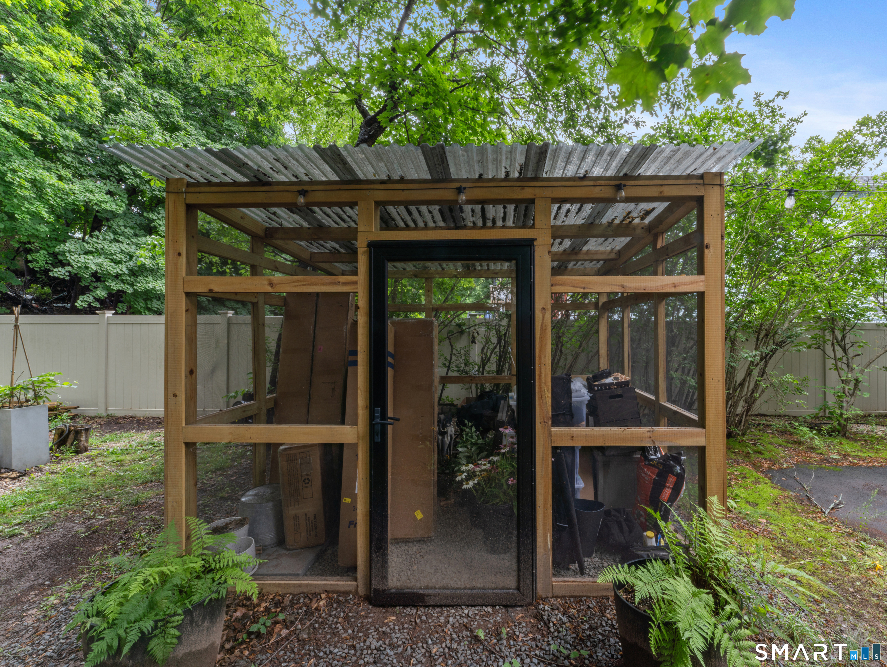 653 Winchester Avenue photo 31
