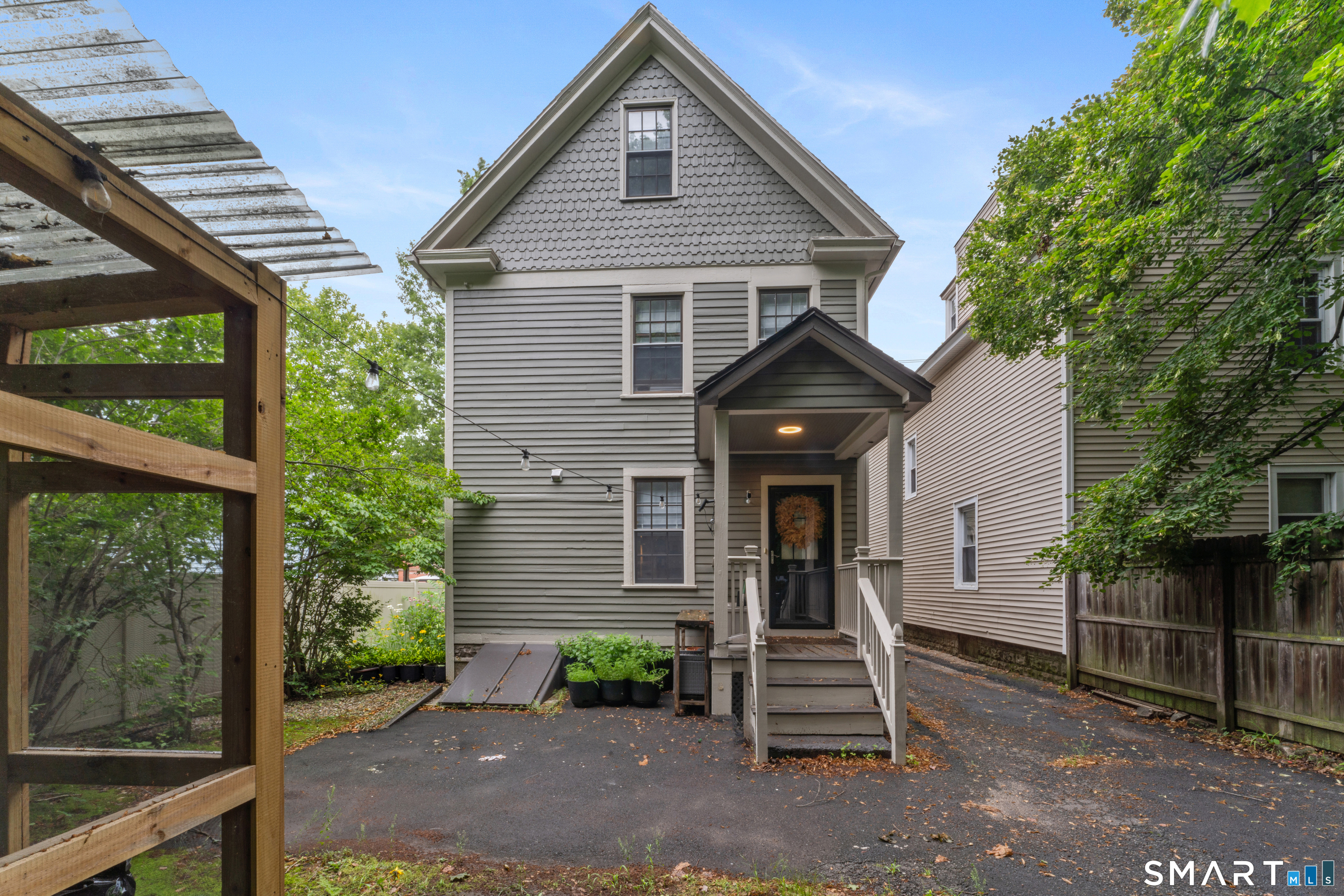 653 Winchester Avenue photo 28