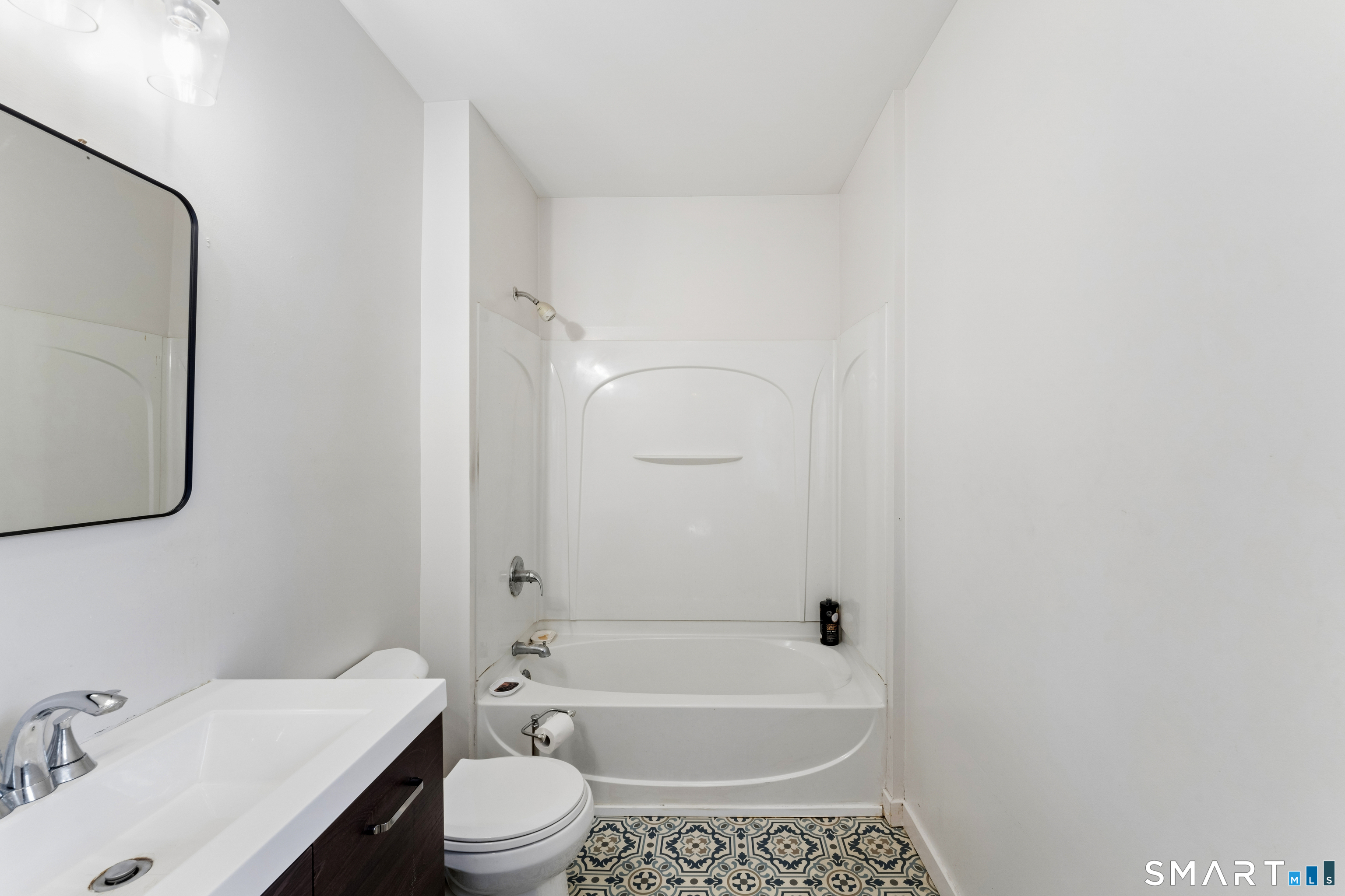 653 Winchester Avenue photo 12