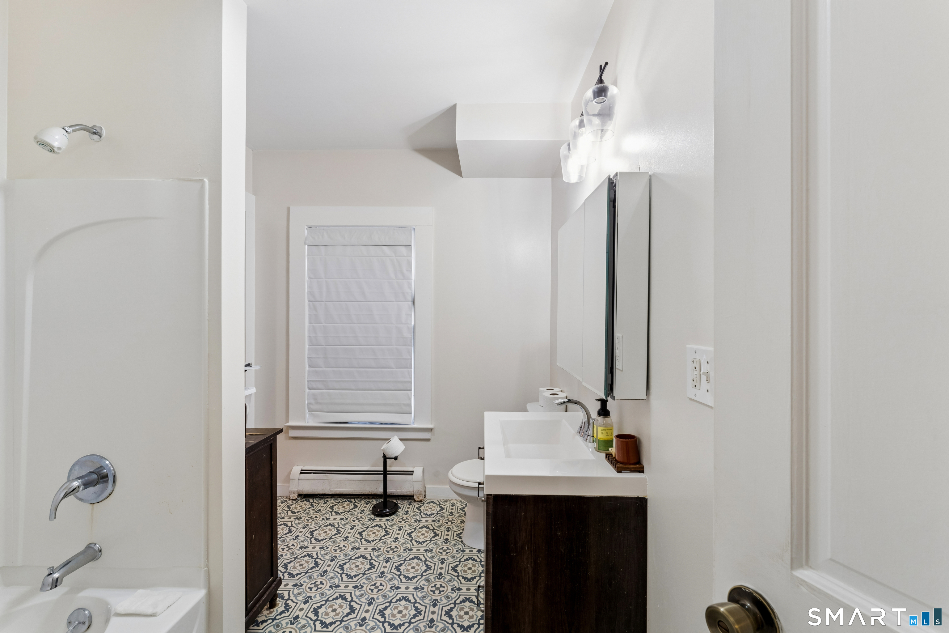 653 Winchester Avenue photo 17