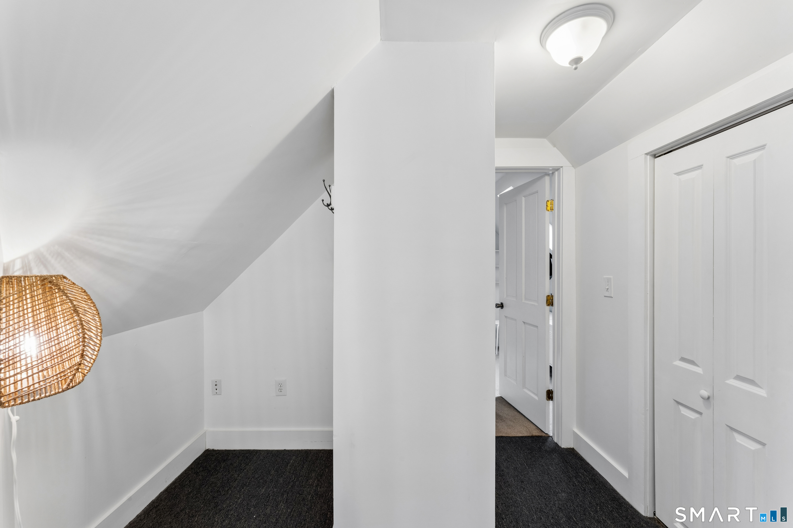 653 Winchester Avenue photo 25