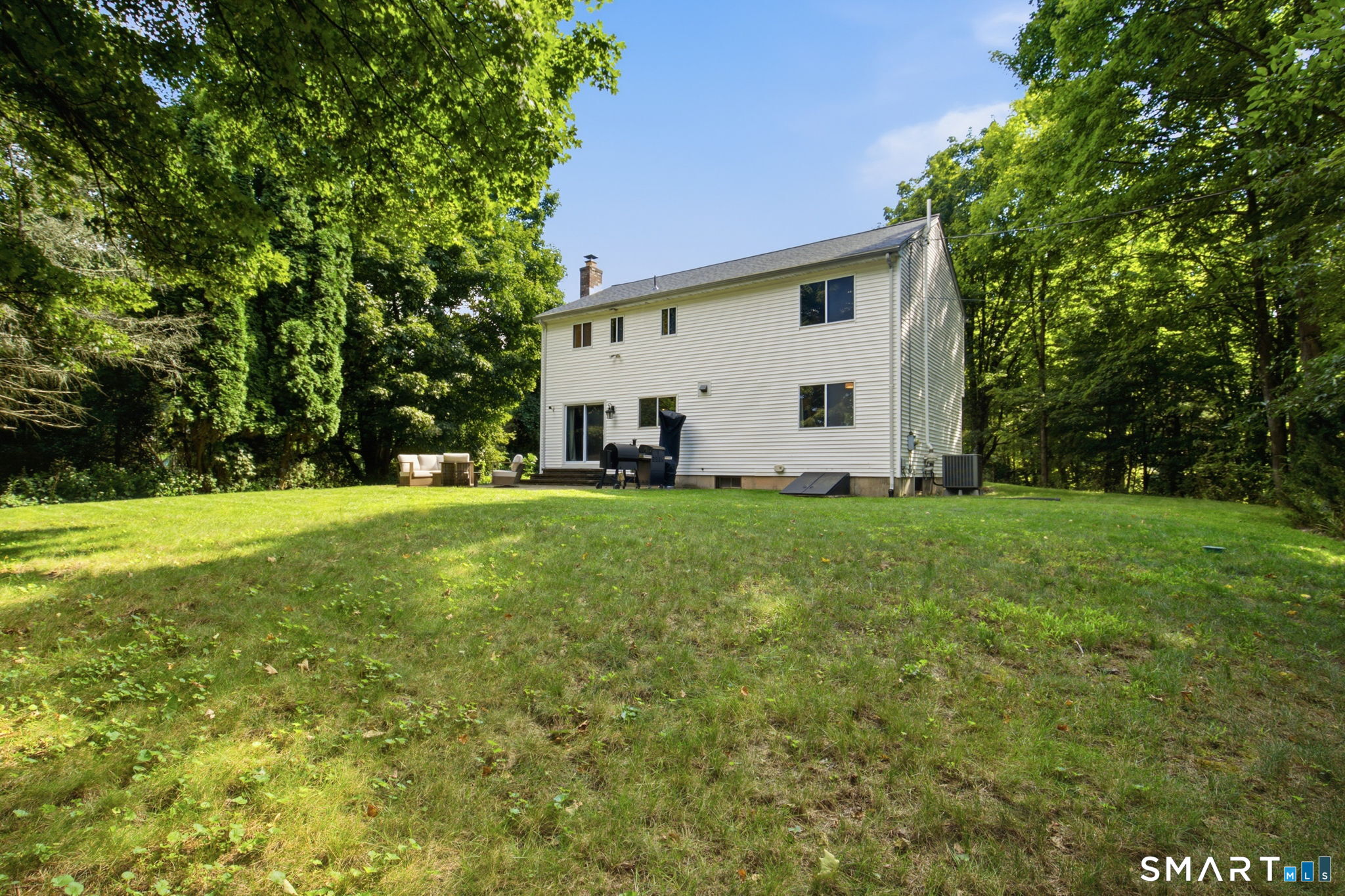 Photo 3 of Single family home for sale at 160 Nod Rd, Avon, CT 06089 | MLS# 24204872 | Listing updated on 2026-09-18