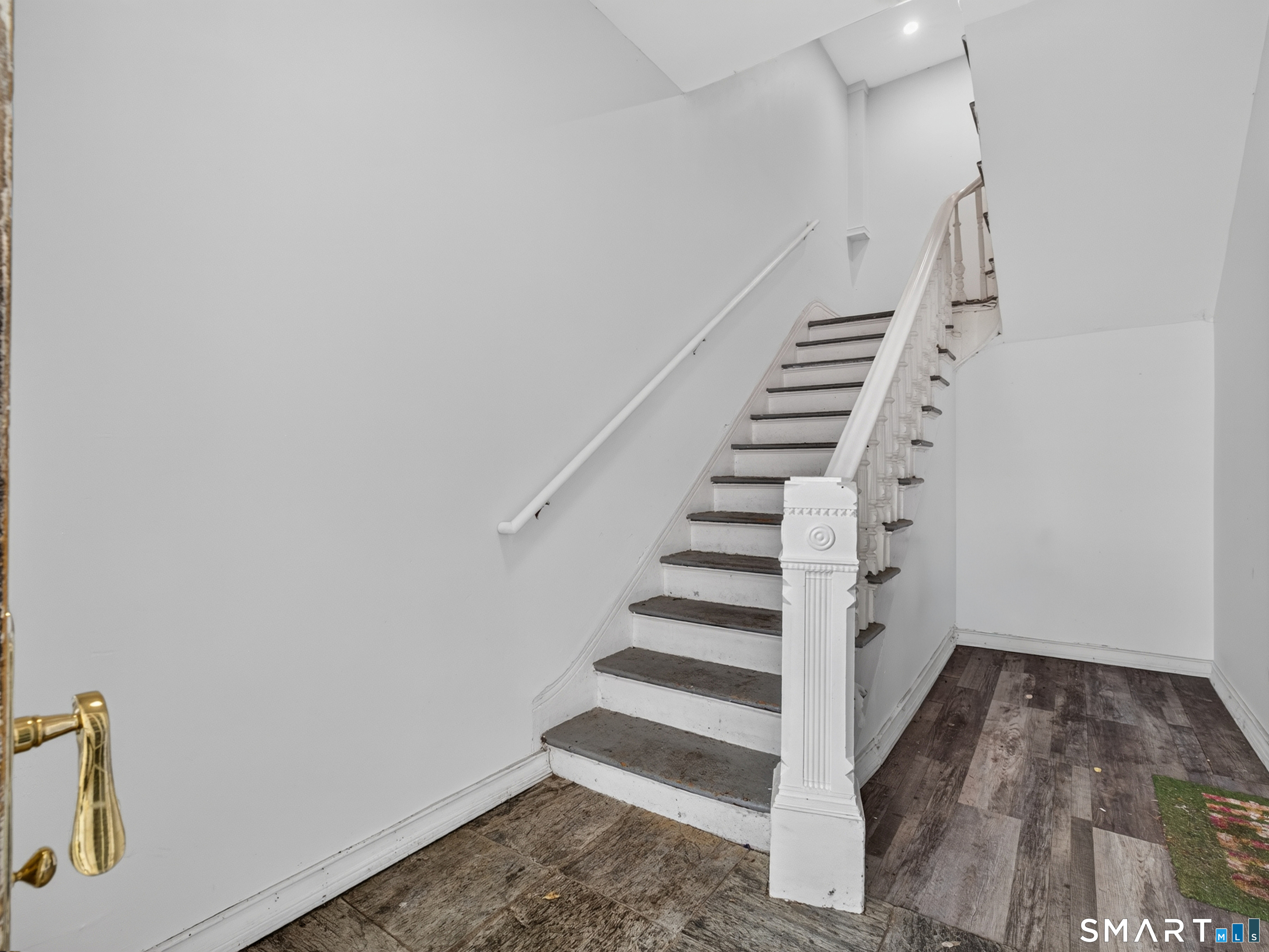 111 Laurel Hill Avenue photo 5