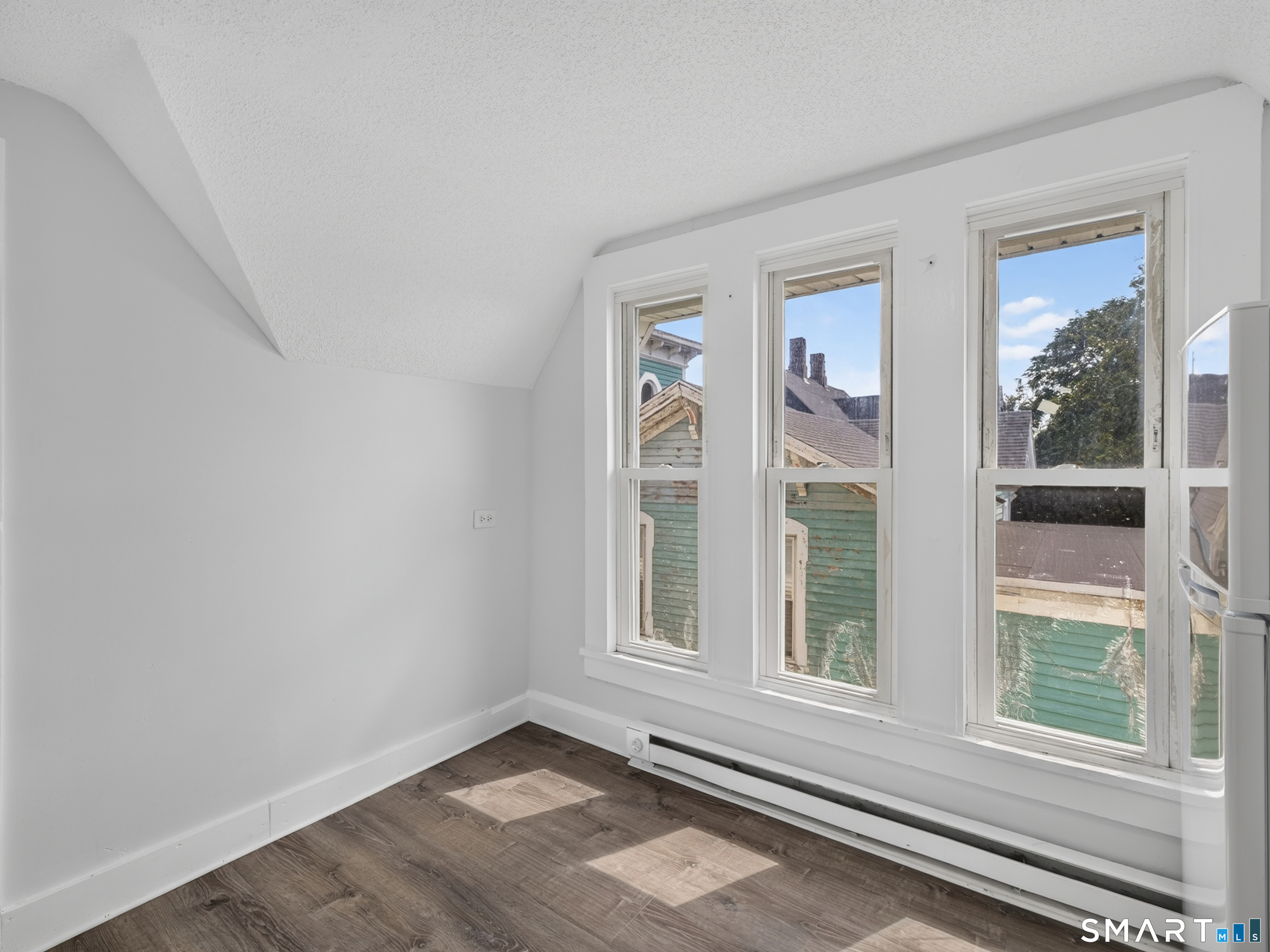 111 Laurel Hill Avenue photo 8