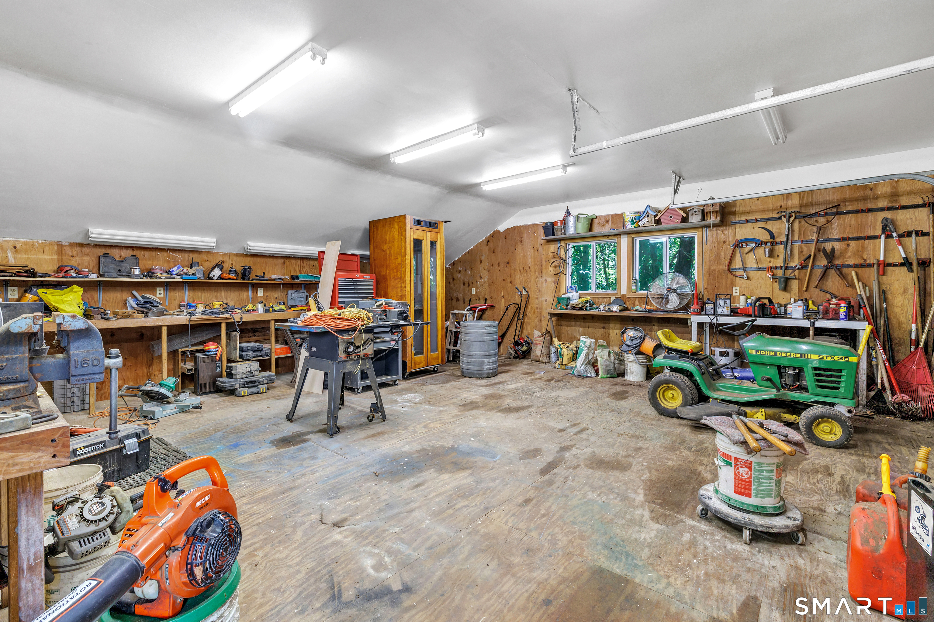 61 Greenbriar Road photo 32