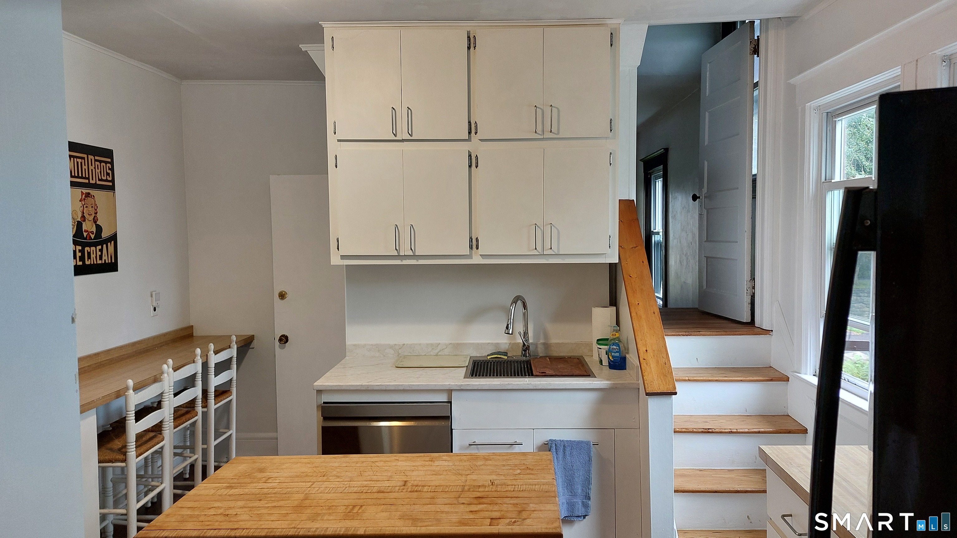 136 Mead Avenue, Greenwich, Connecticut photo 4
