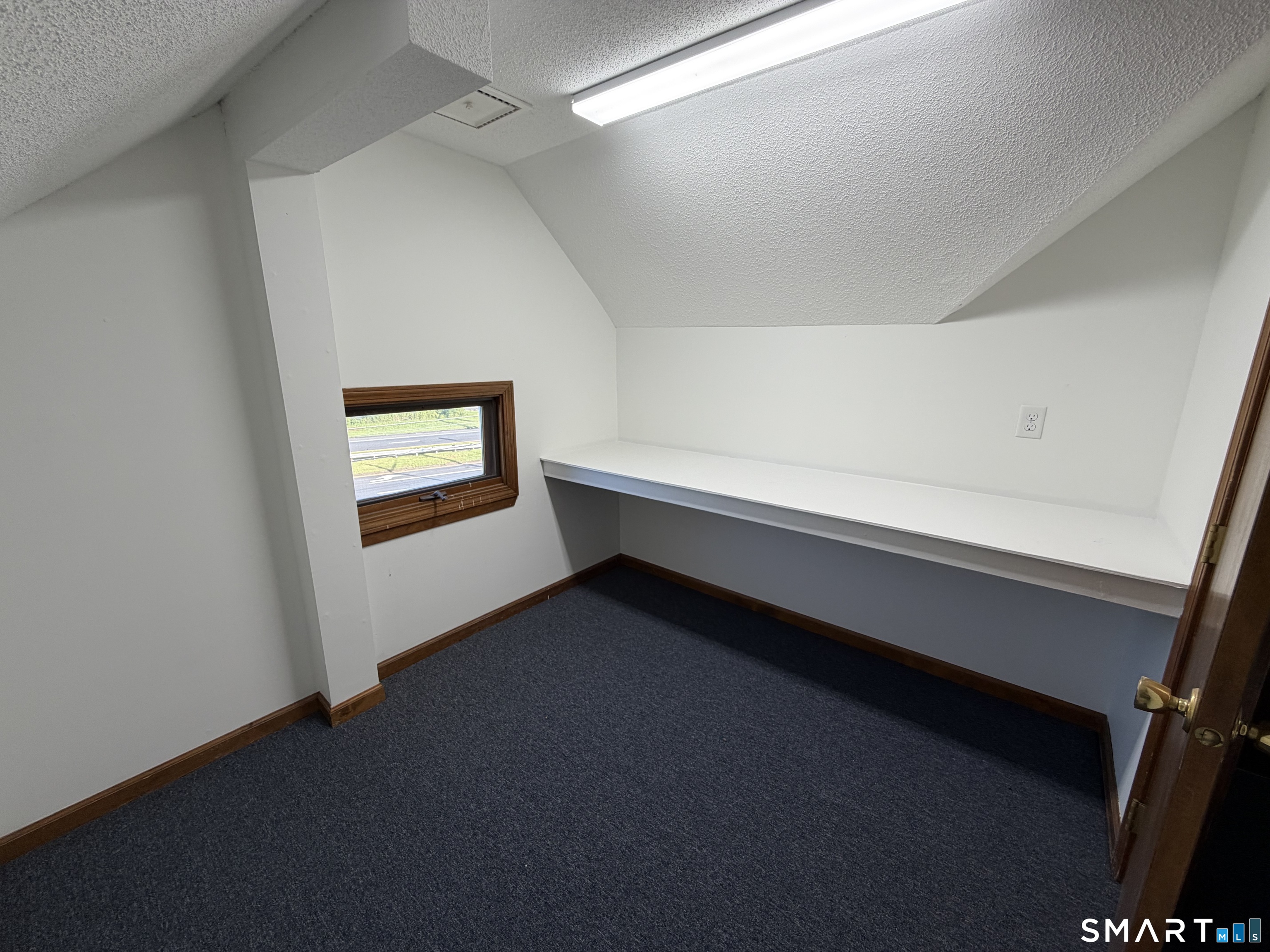 1309 Berlin Turnpike photo 9