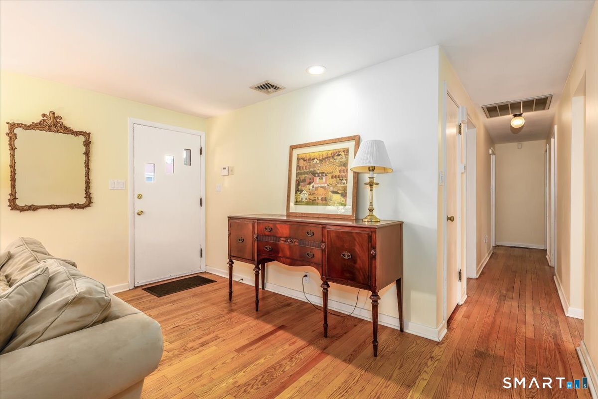 86 Crown Street photo 7