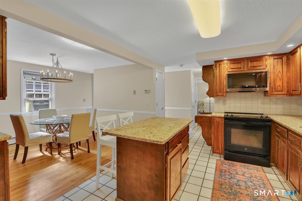 83 Crestwood Drive photo 10