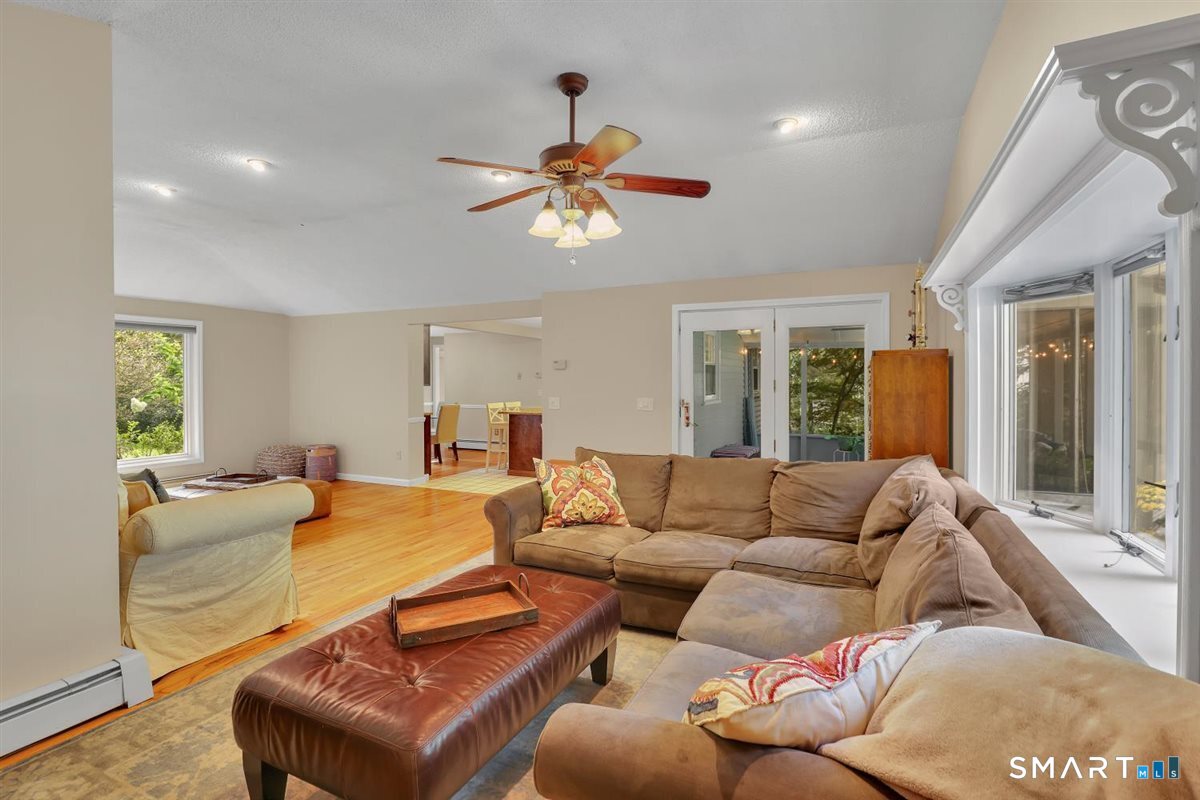 83 Crestwood Drive photo 17