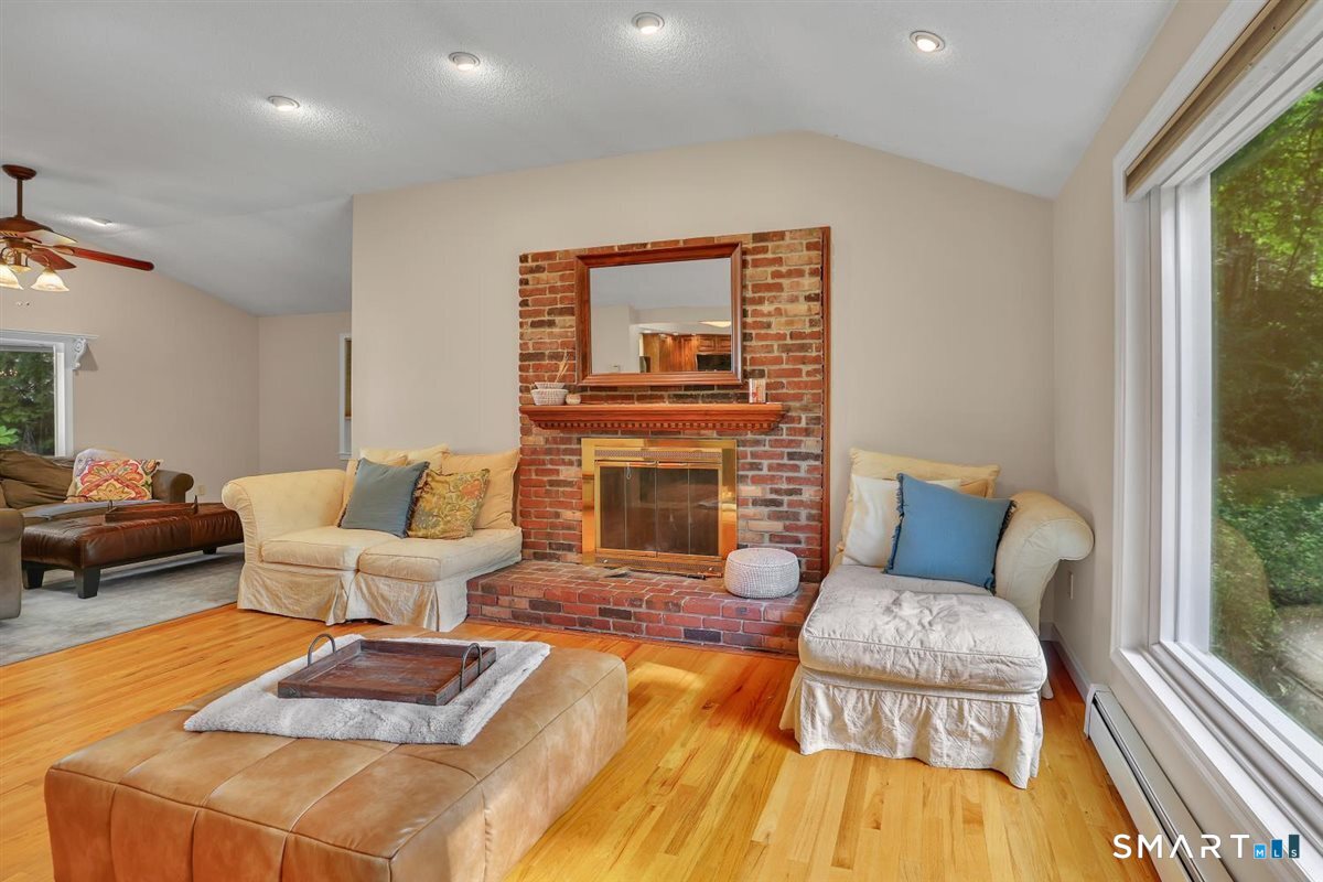 83 Crestwood Drive photo 15