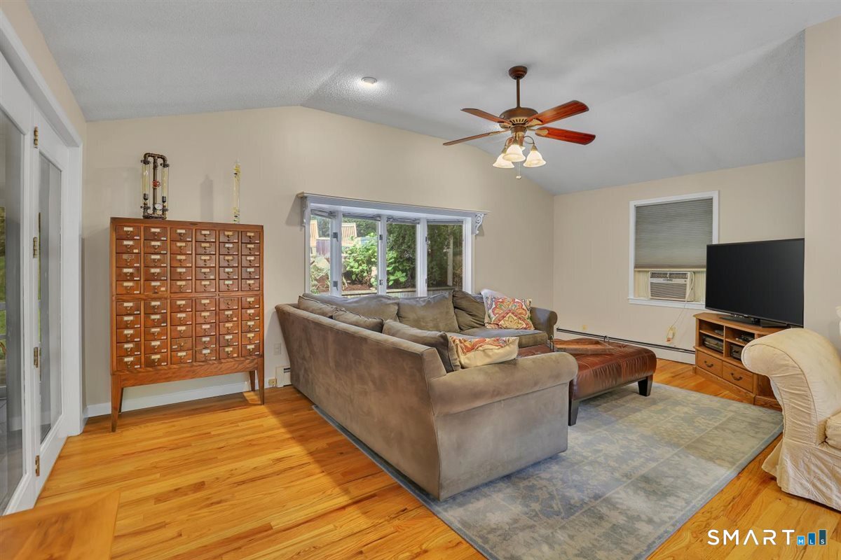 83 Crestwood Drive photo 16