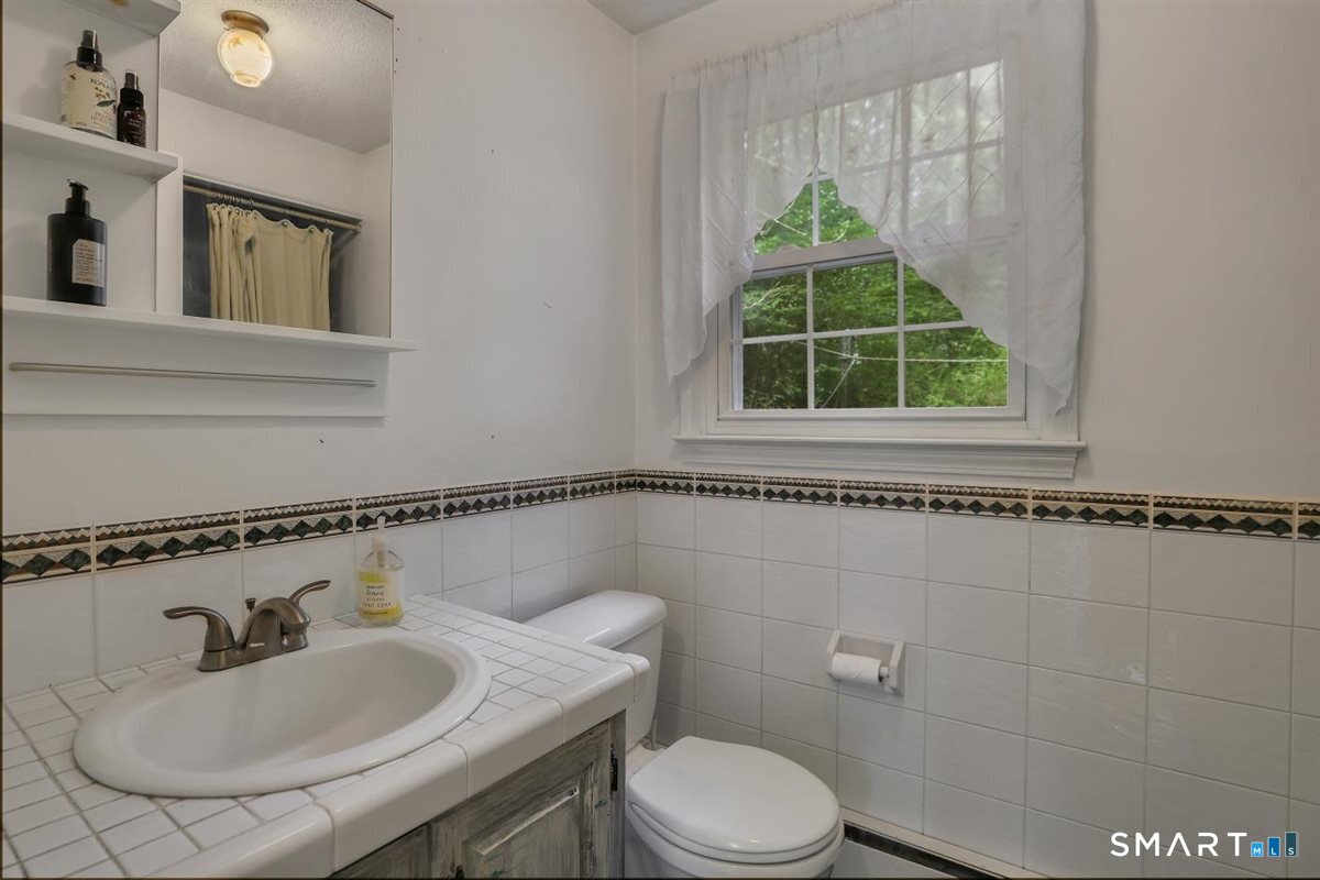 83 Crestwood Drive photo 20