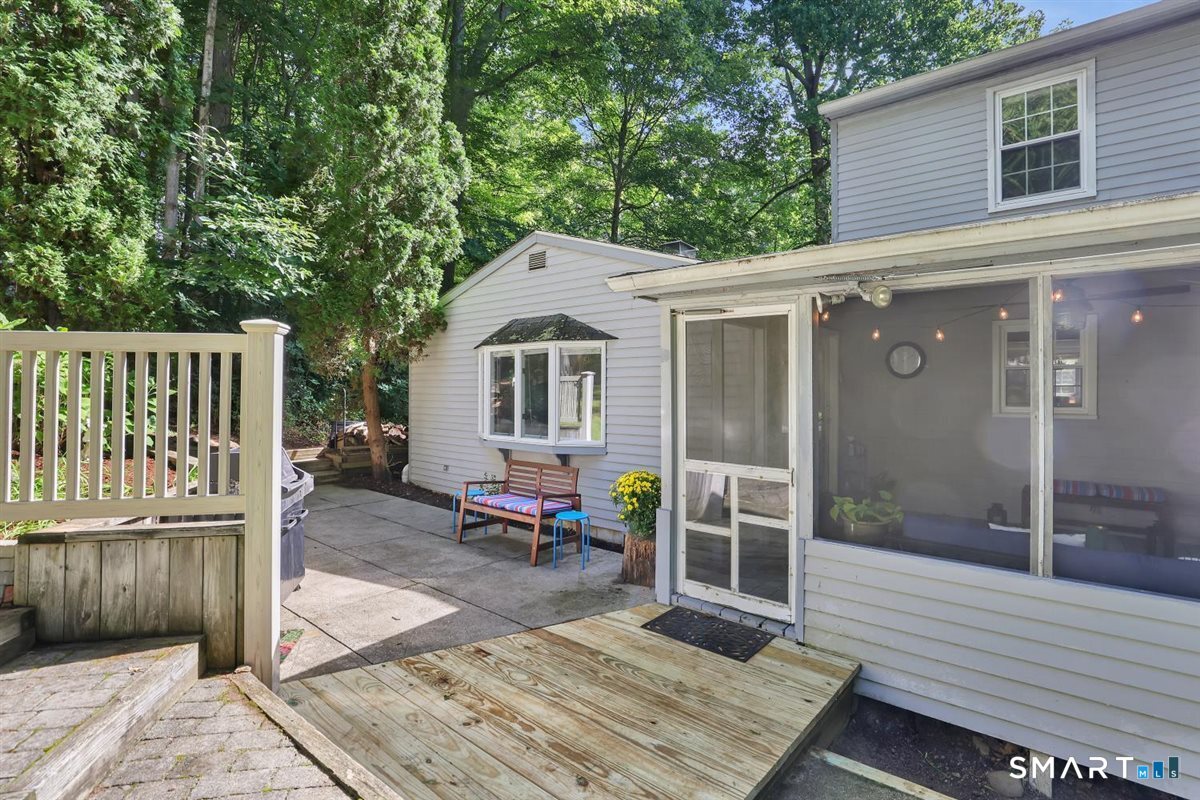 83 Crestwood Drive photo 30