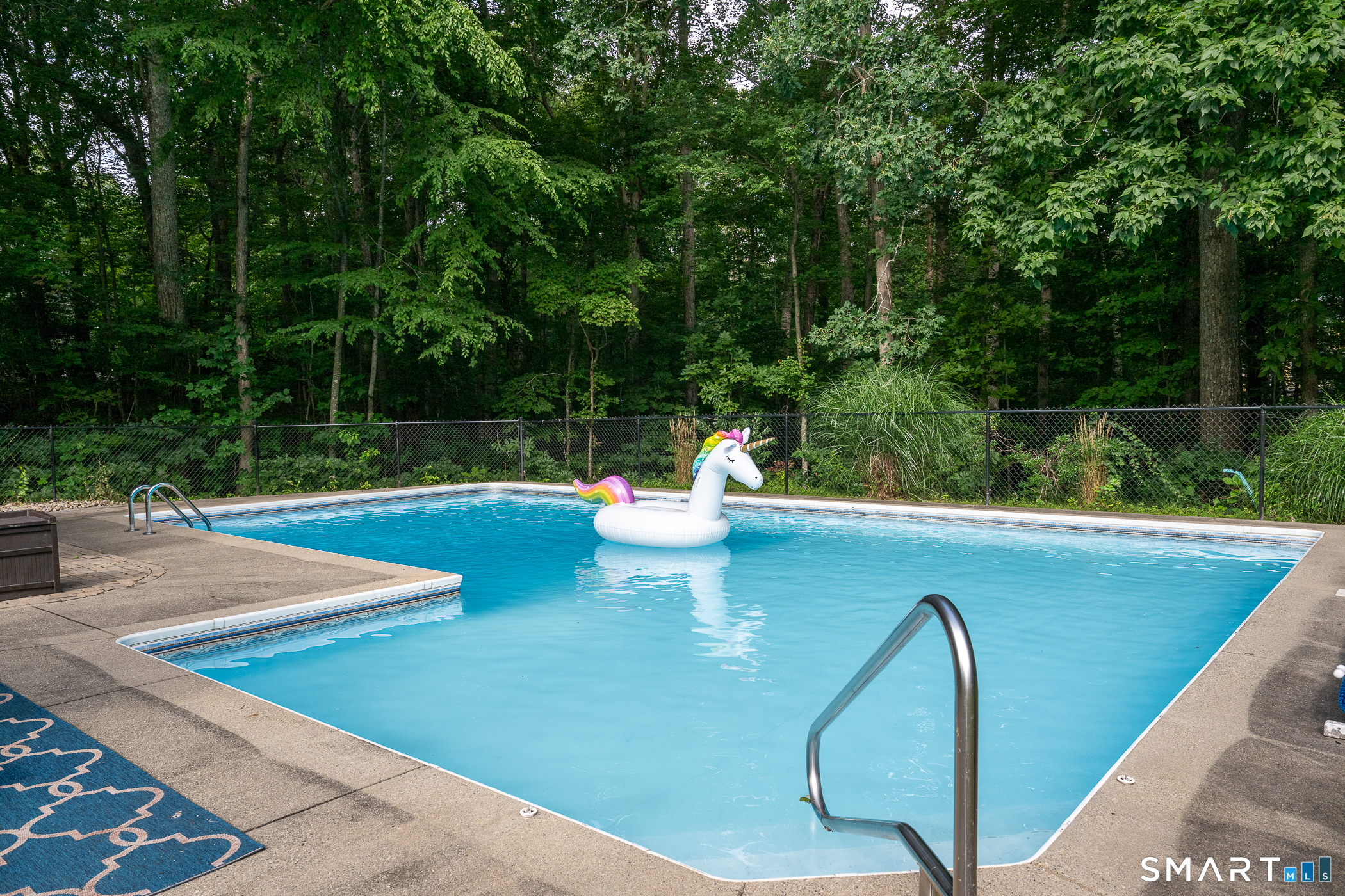 98 Dean Road photo 34