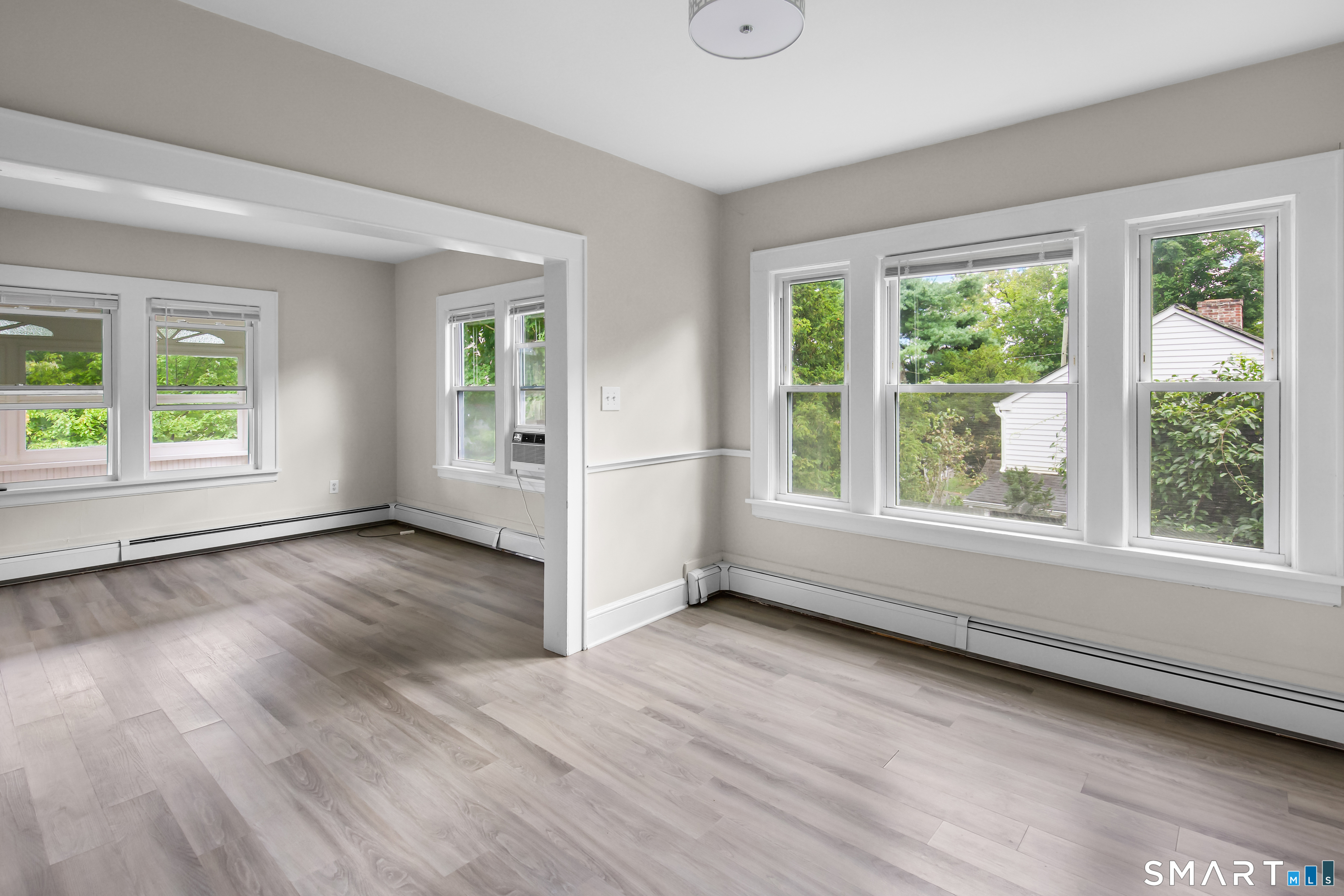 19 Maple Avenue North photo 6