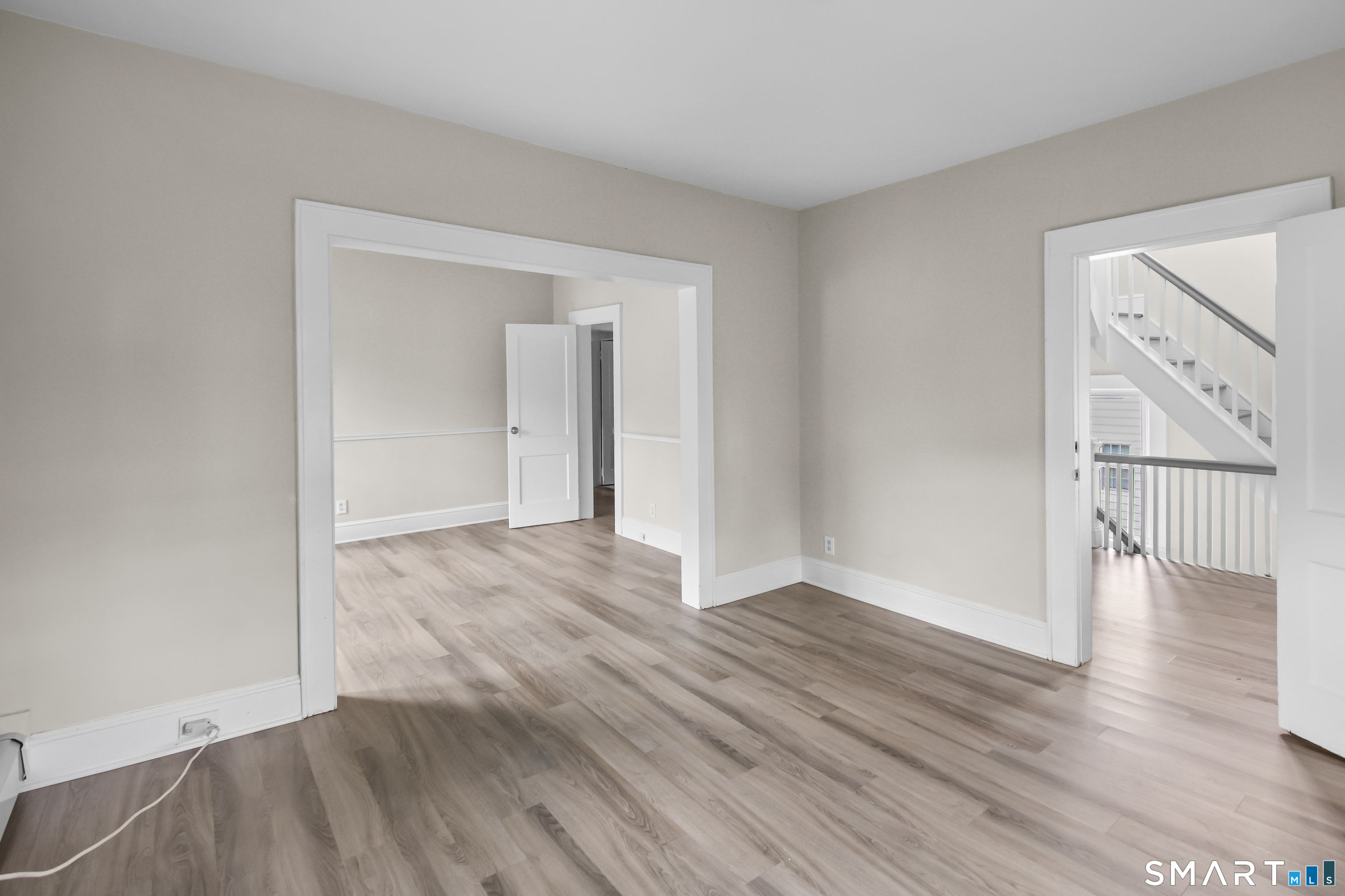 19 Maple Avenue North photo 7