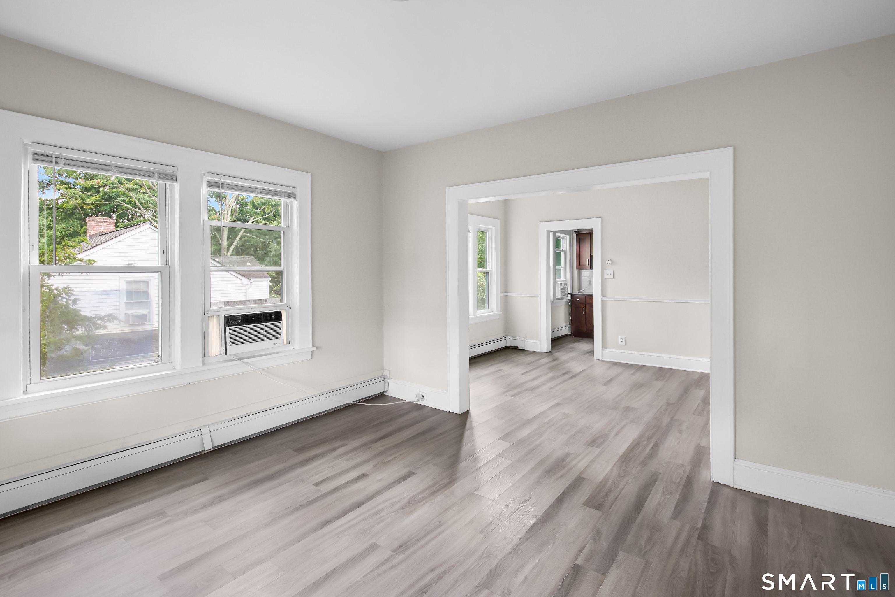 19 Maple Avenue North photo 8