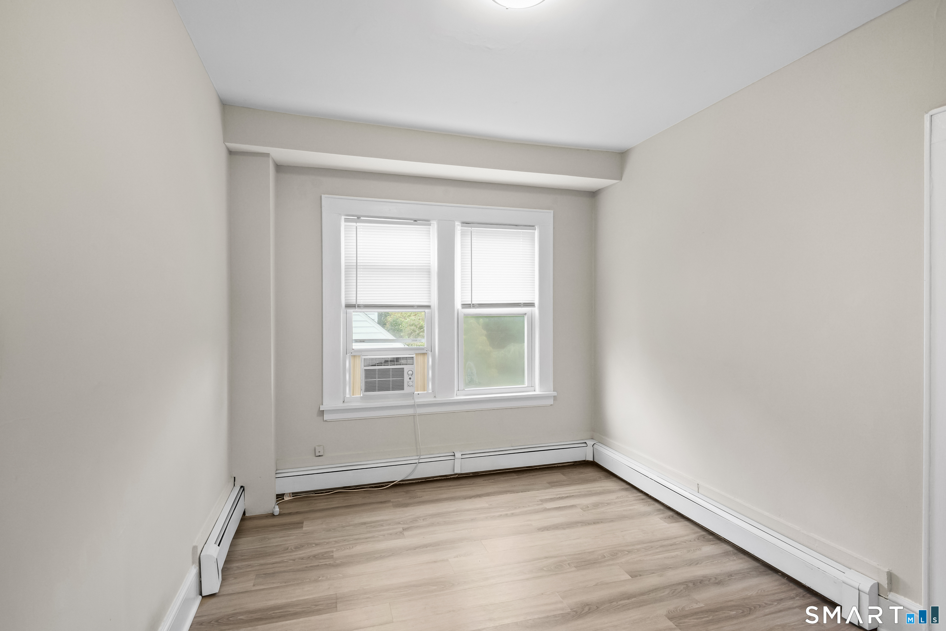 19 Maple Avenue North photo 14