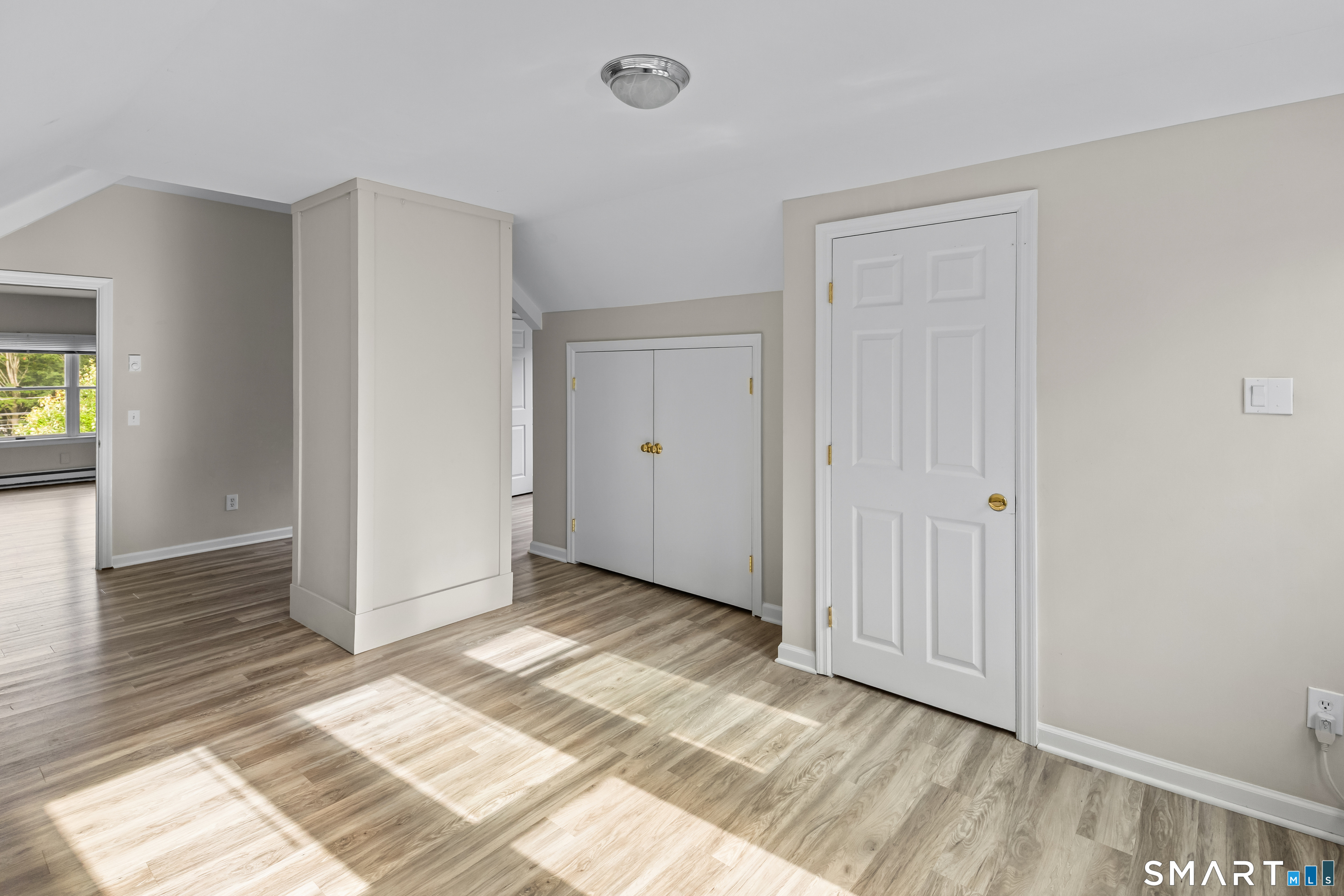 19 Maple Avenue North photo 20