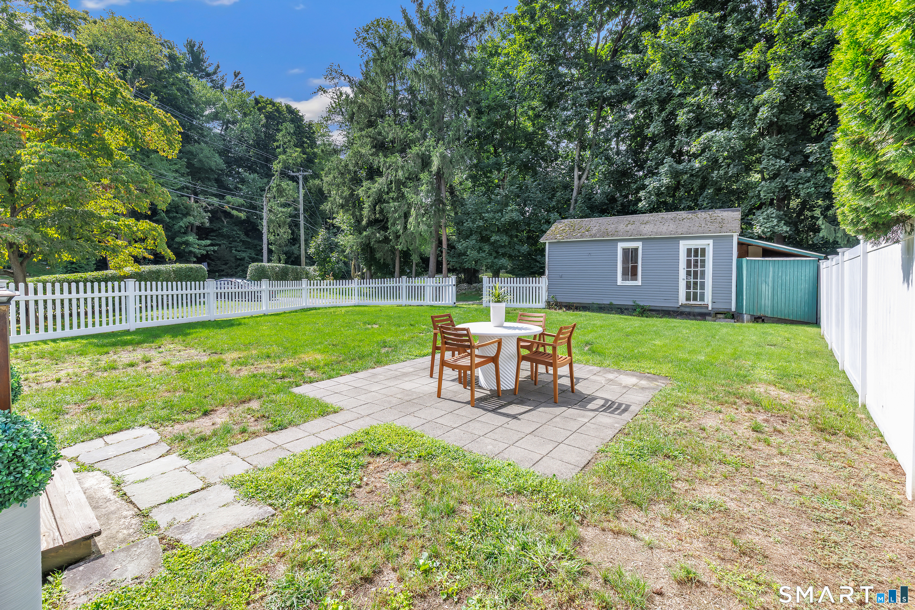 1 Maplewood Avenue photo 25