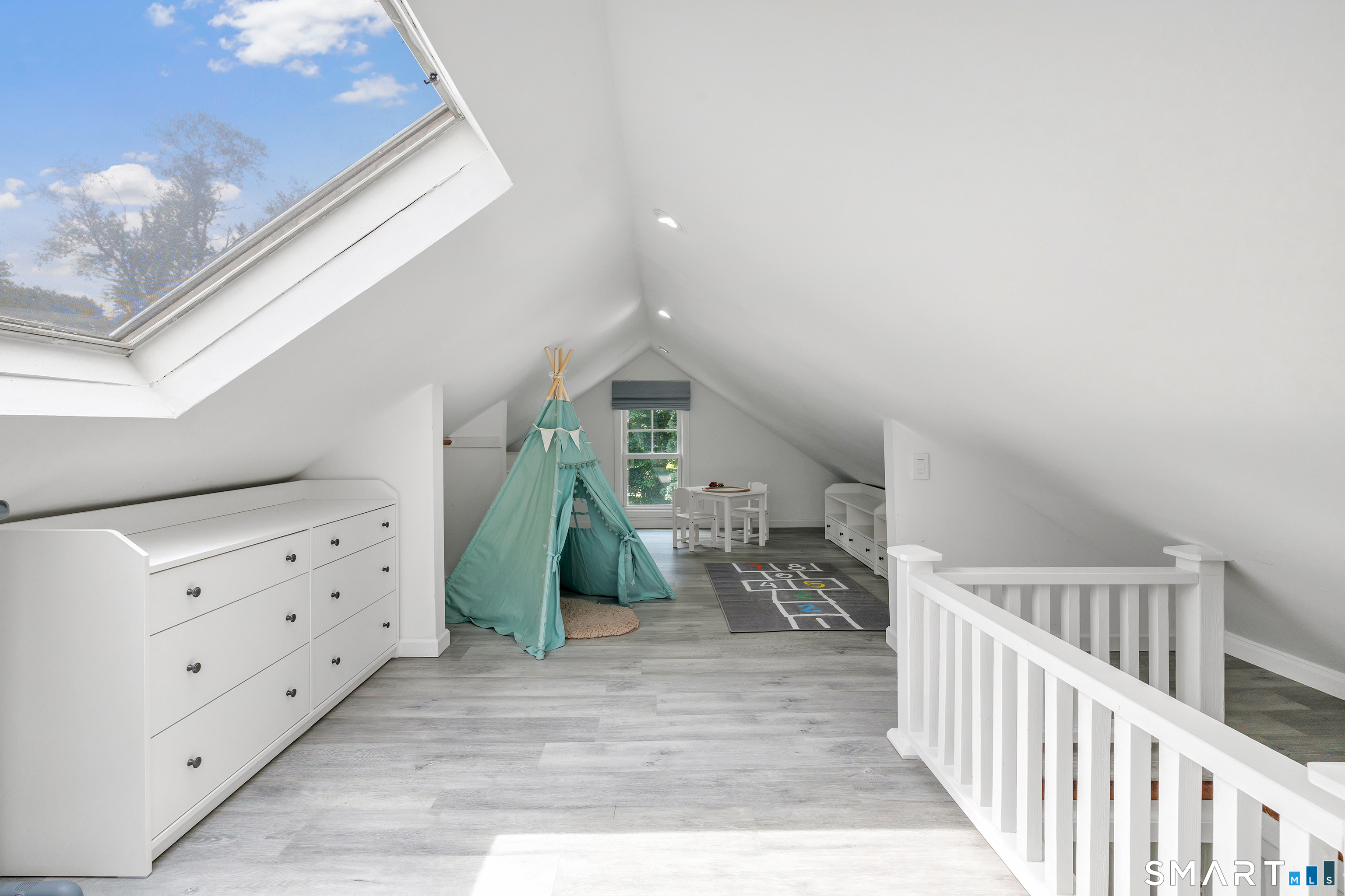 1 Maplewood Avenue photo 22