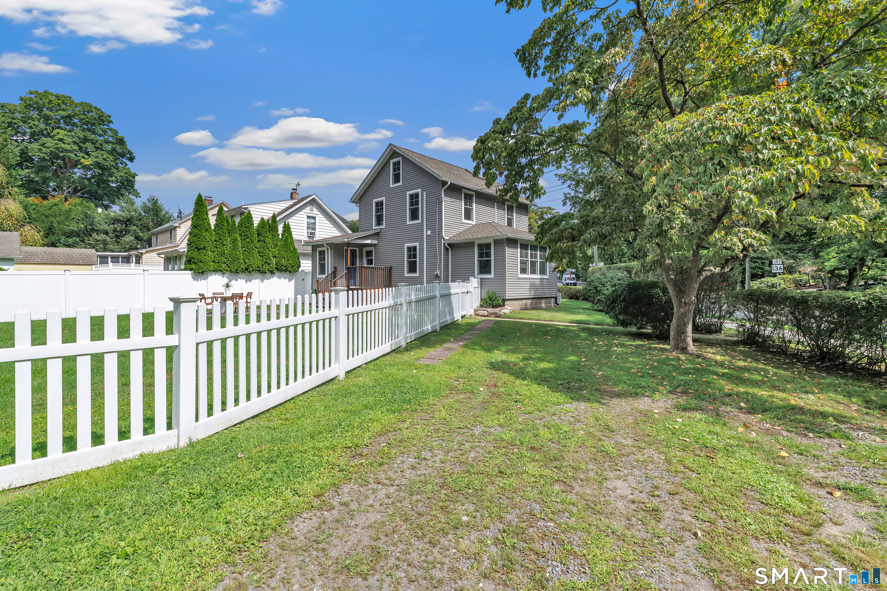 1 Maplewood Avenue photo 26