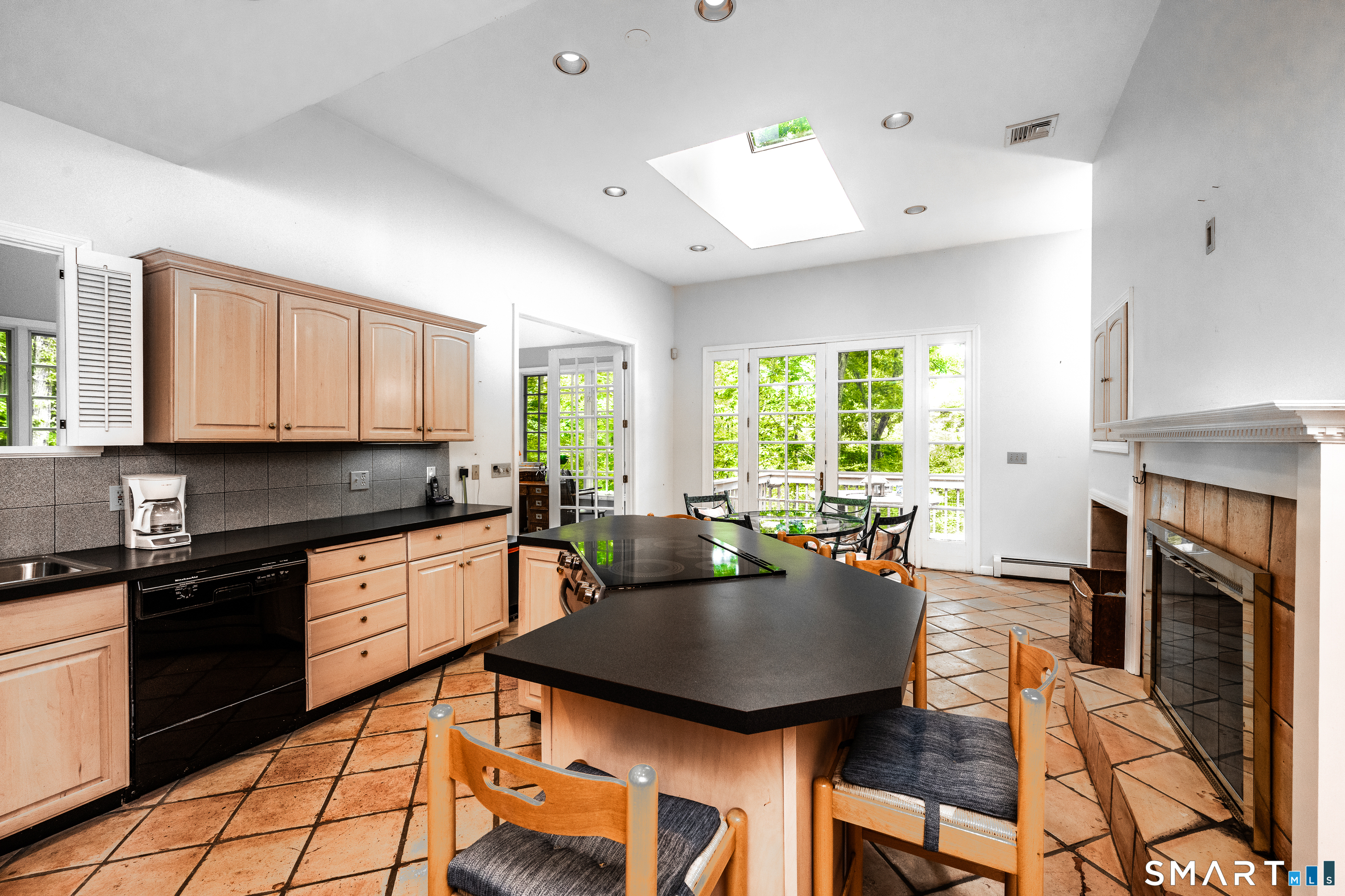12 Woodin Road photo 13