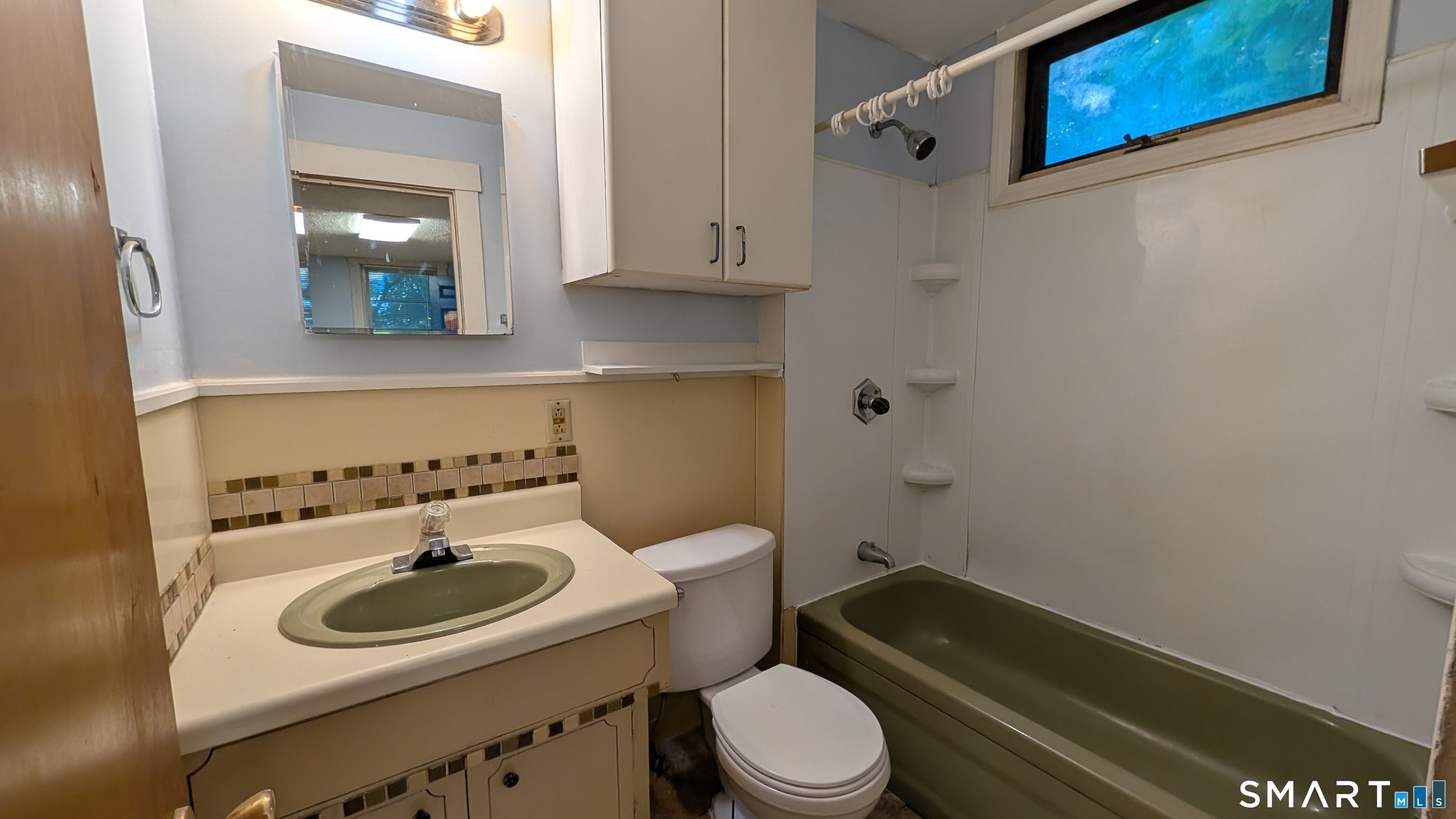 70-1/2 Hunters Avenue photo 9