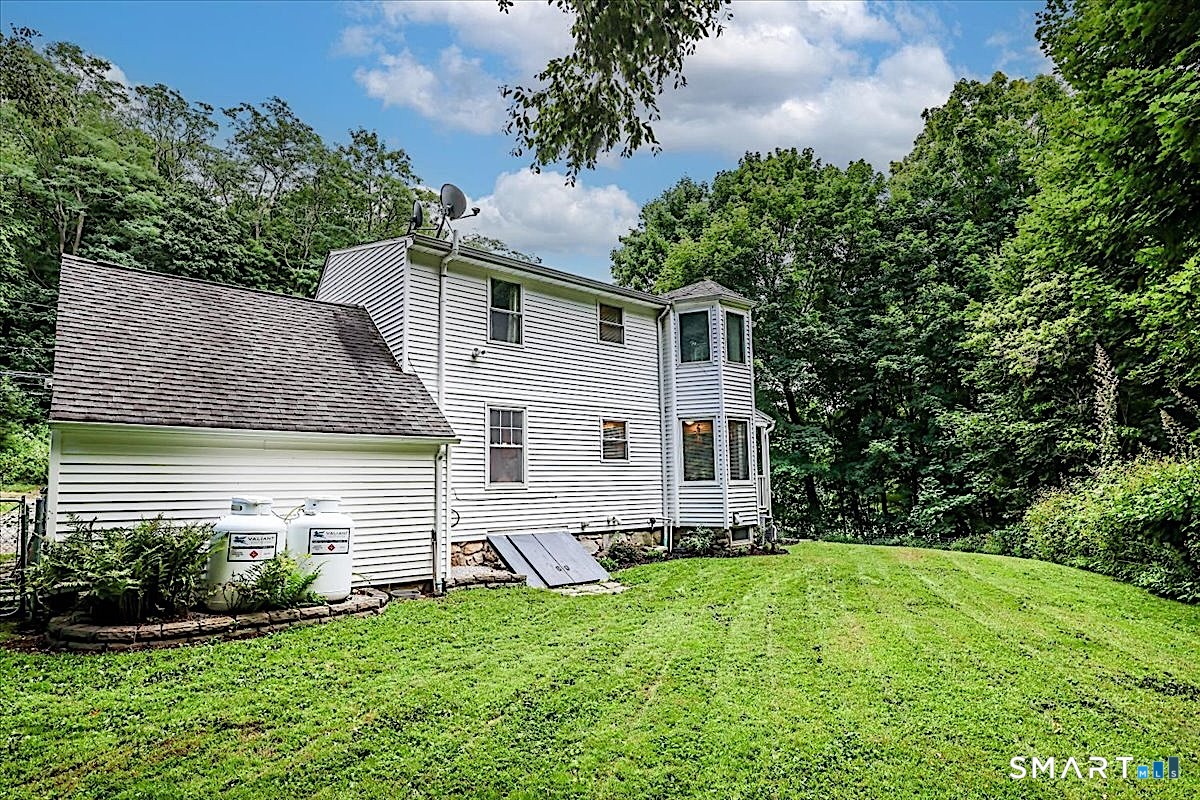 313 Torrington Road photo 25