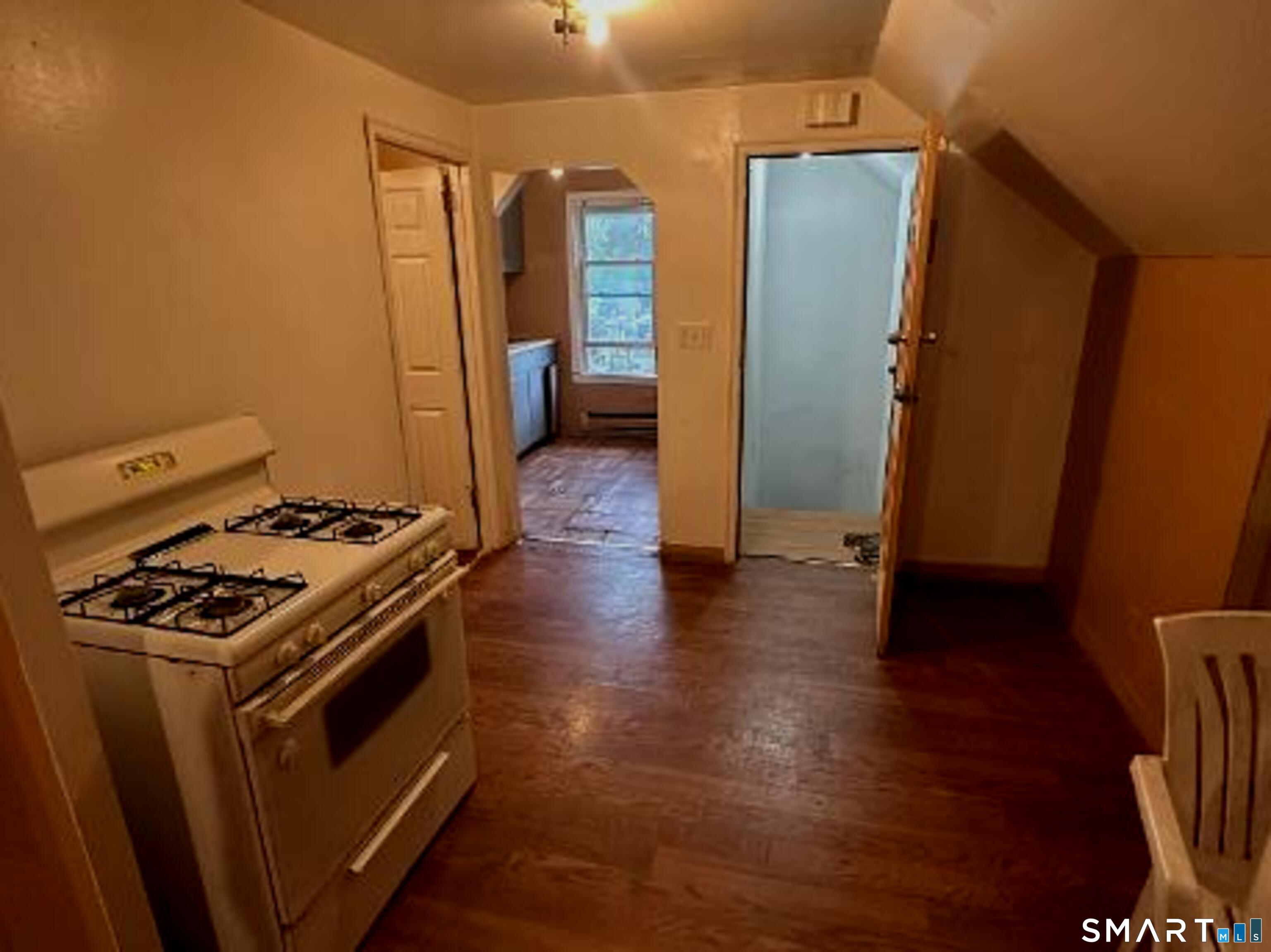 4 Foster Court photo 11