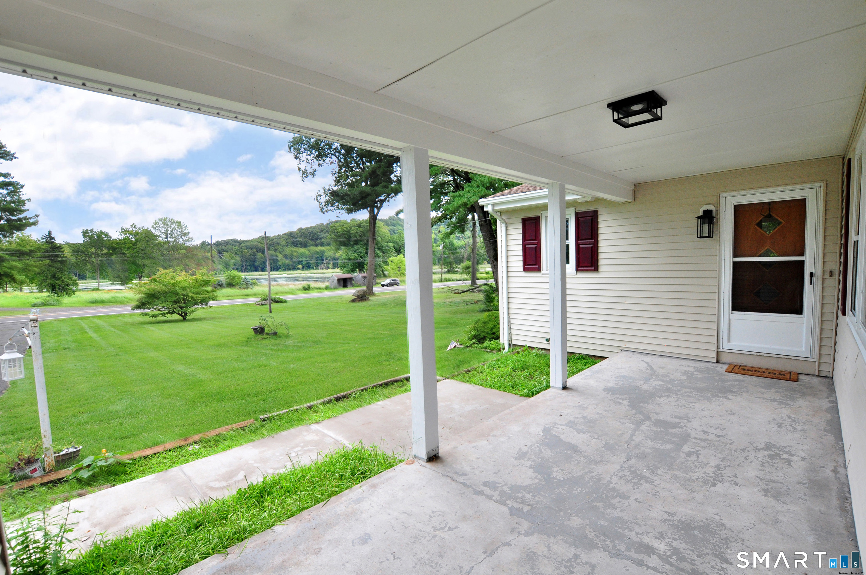 84 Holcomb Street photo 2