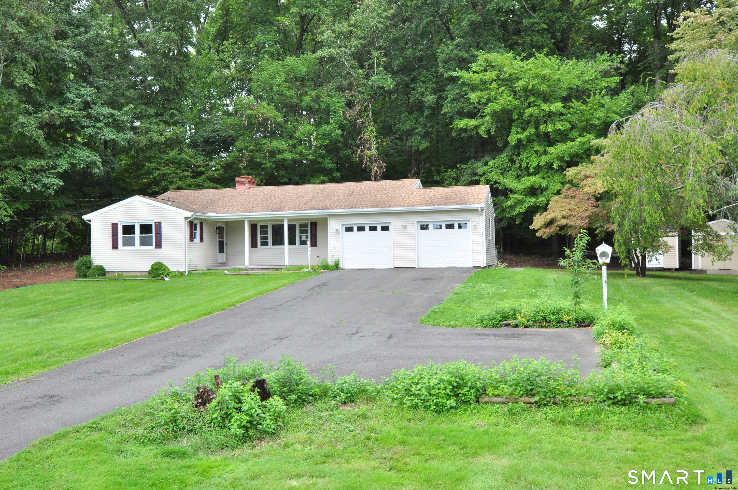 84 Holcomb Street photo 3