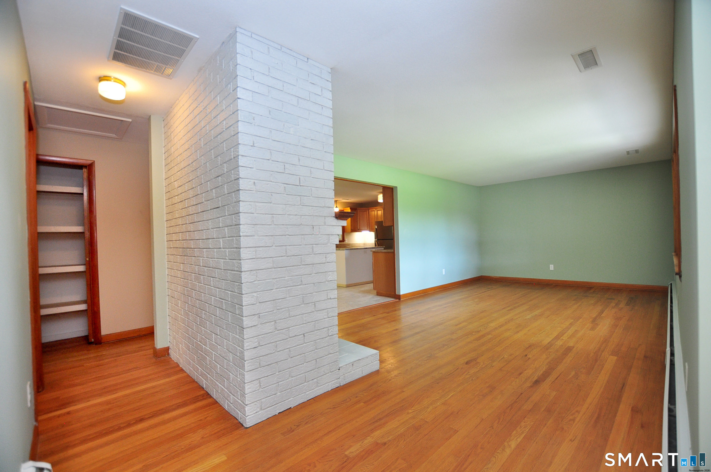 84 Holcomb Street photo 11